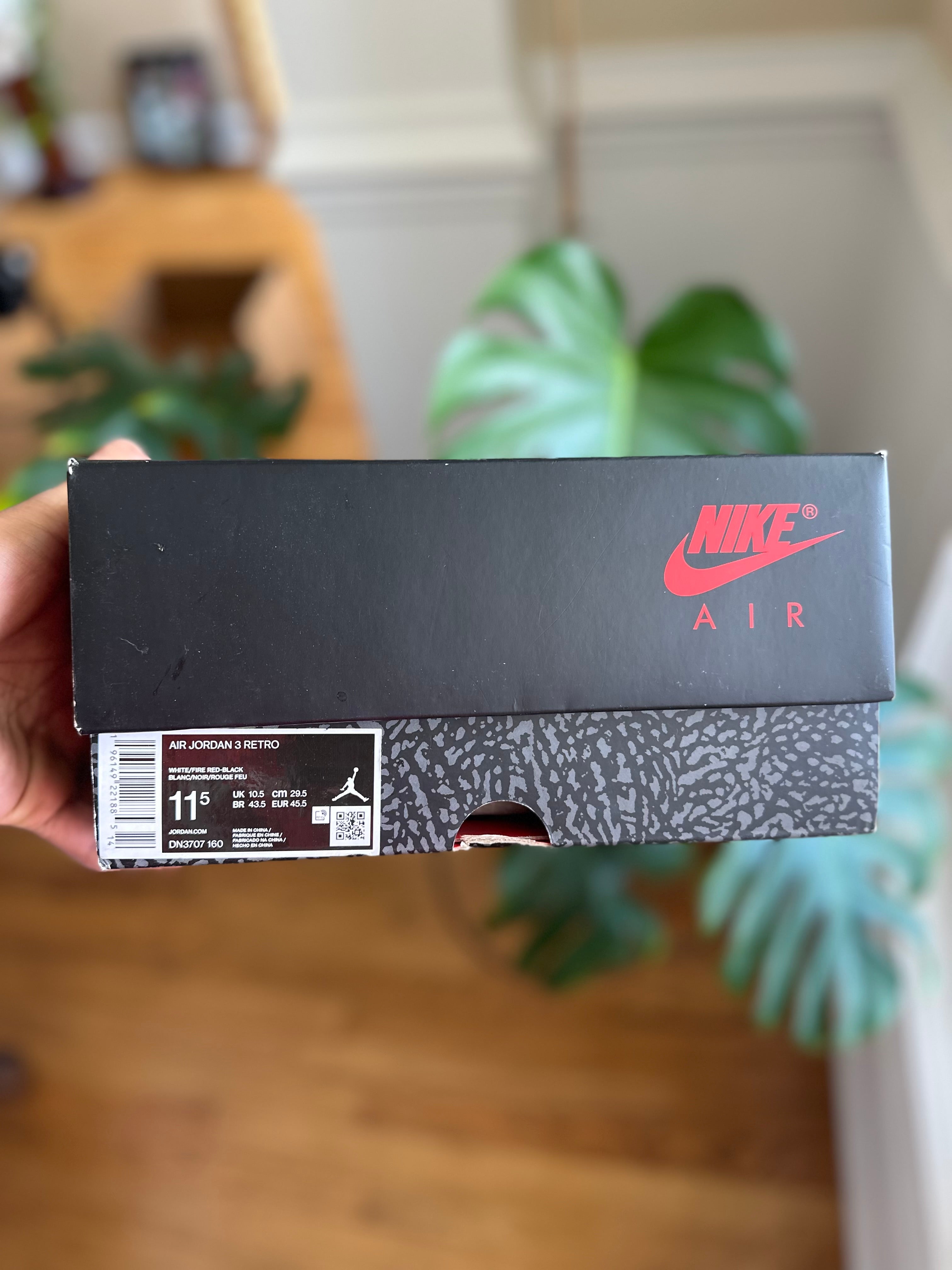 Size 11.5 - J3 fire red