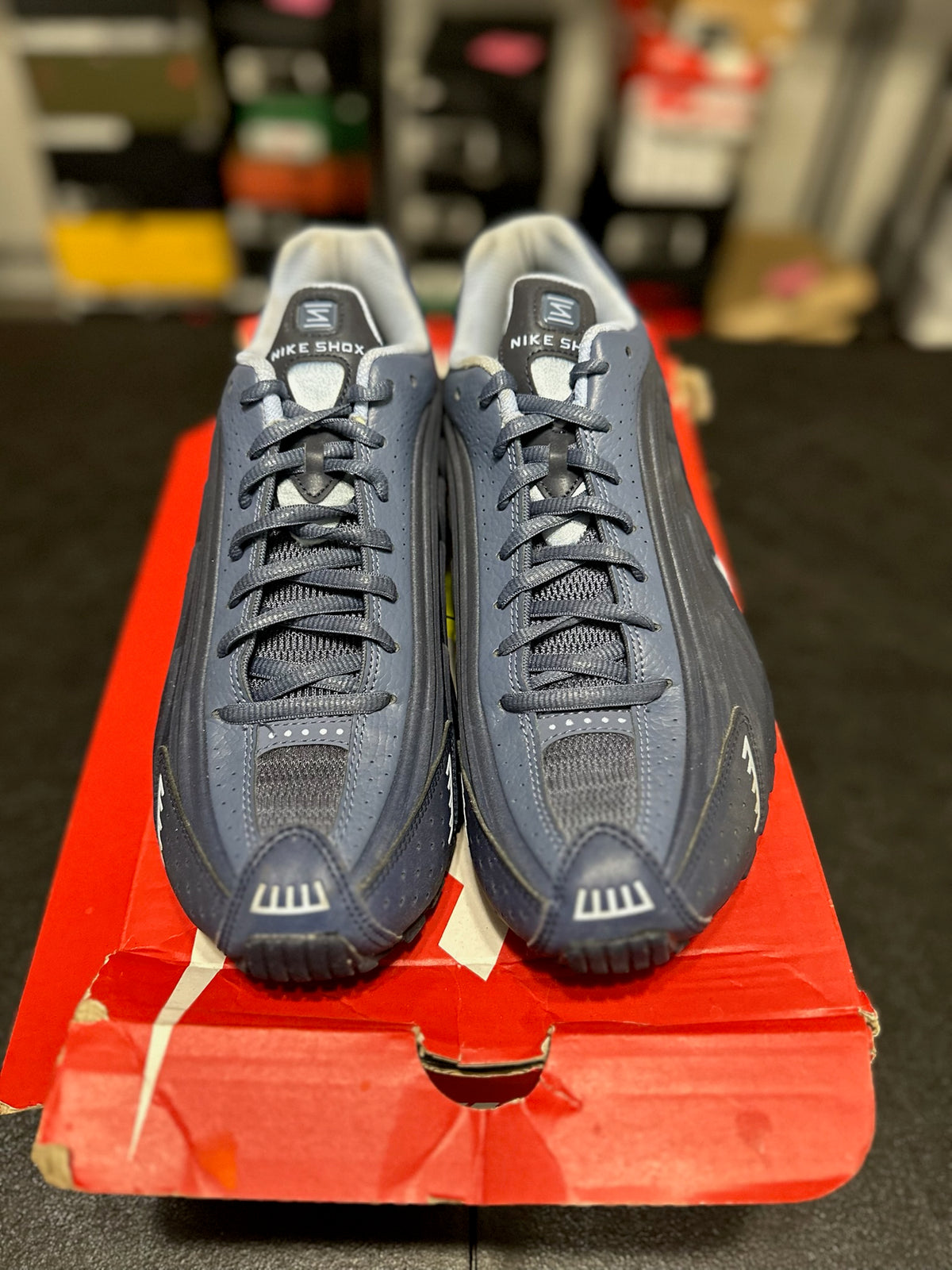 Size 10 - Nike Shox R4 Obsidian Reflective