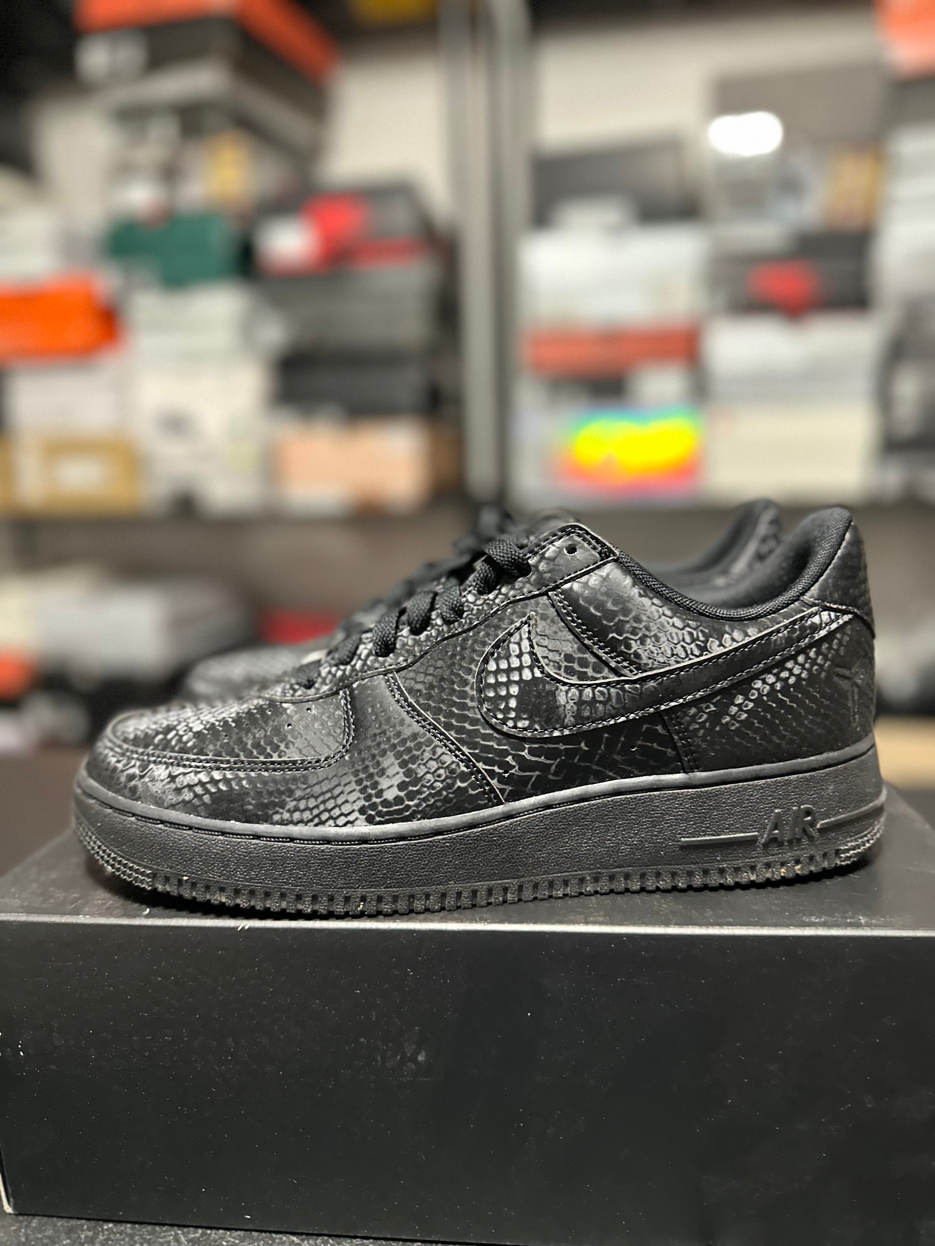 Size 10 - Kobe AF1 black