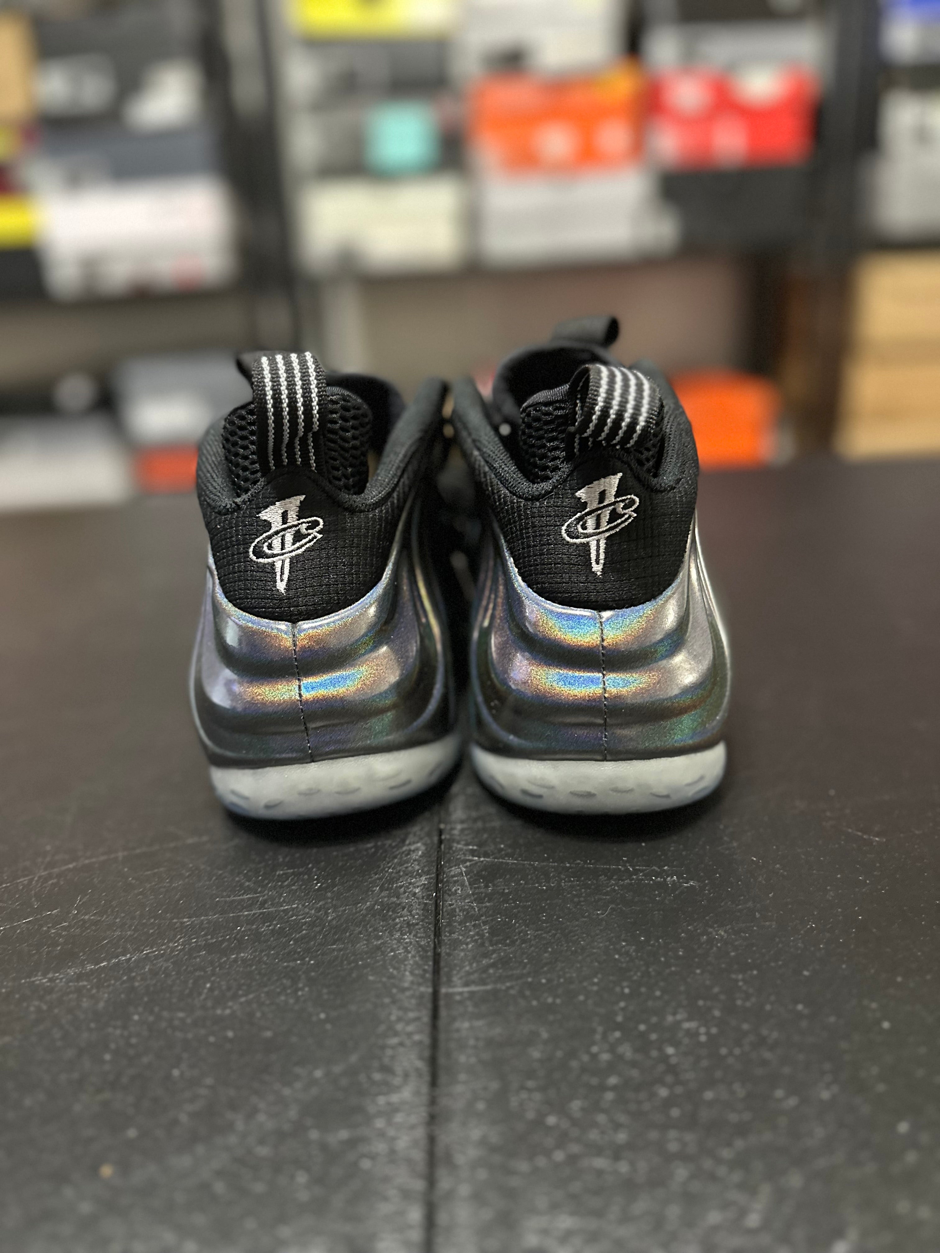 Size 10 - Foamposite one hologram DS