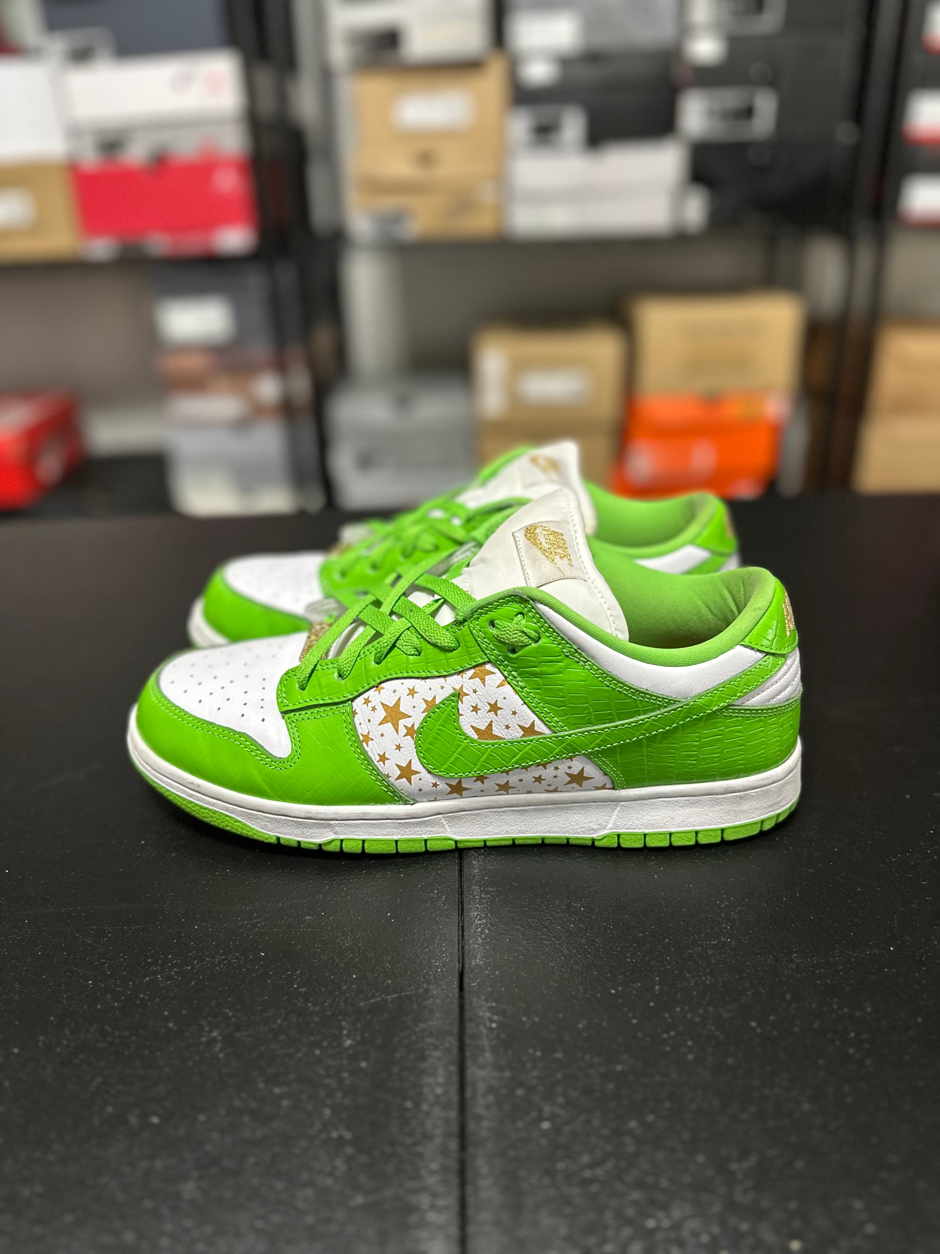 Size 10.5 - Dunk low supreme green