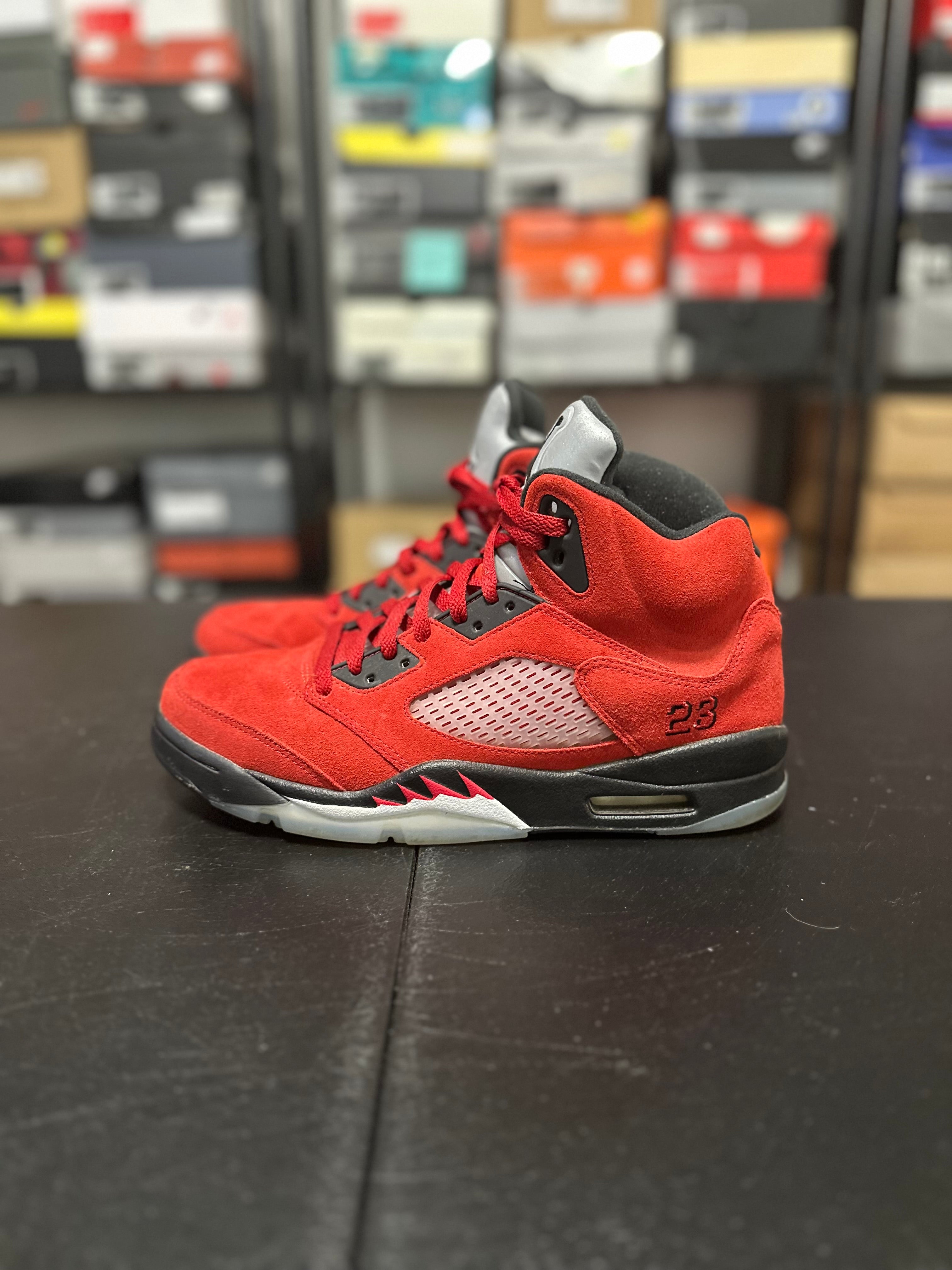 Size 10 - J5 raging bull