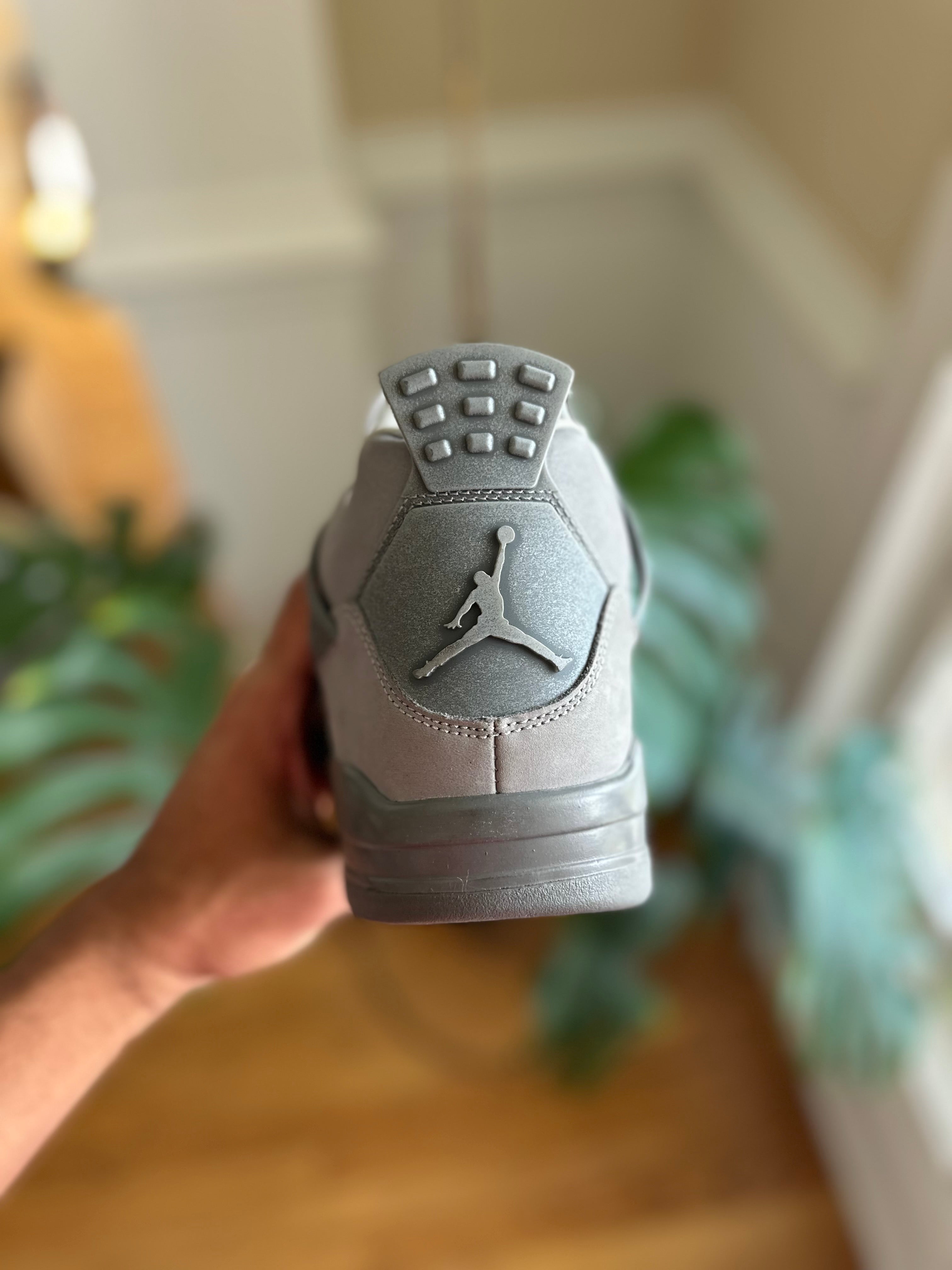 Size 10.5 - J4 wet cement
