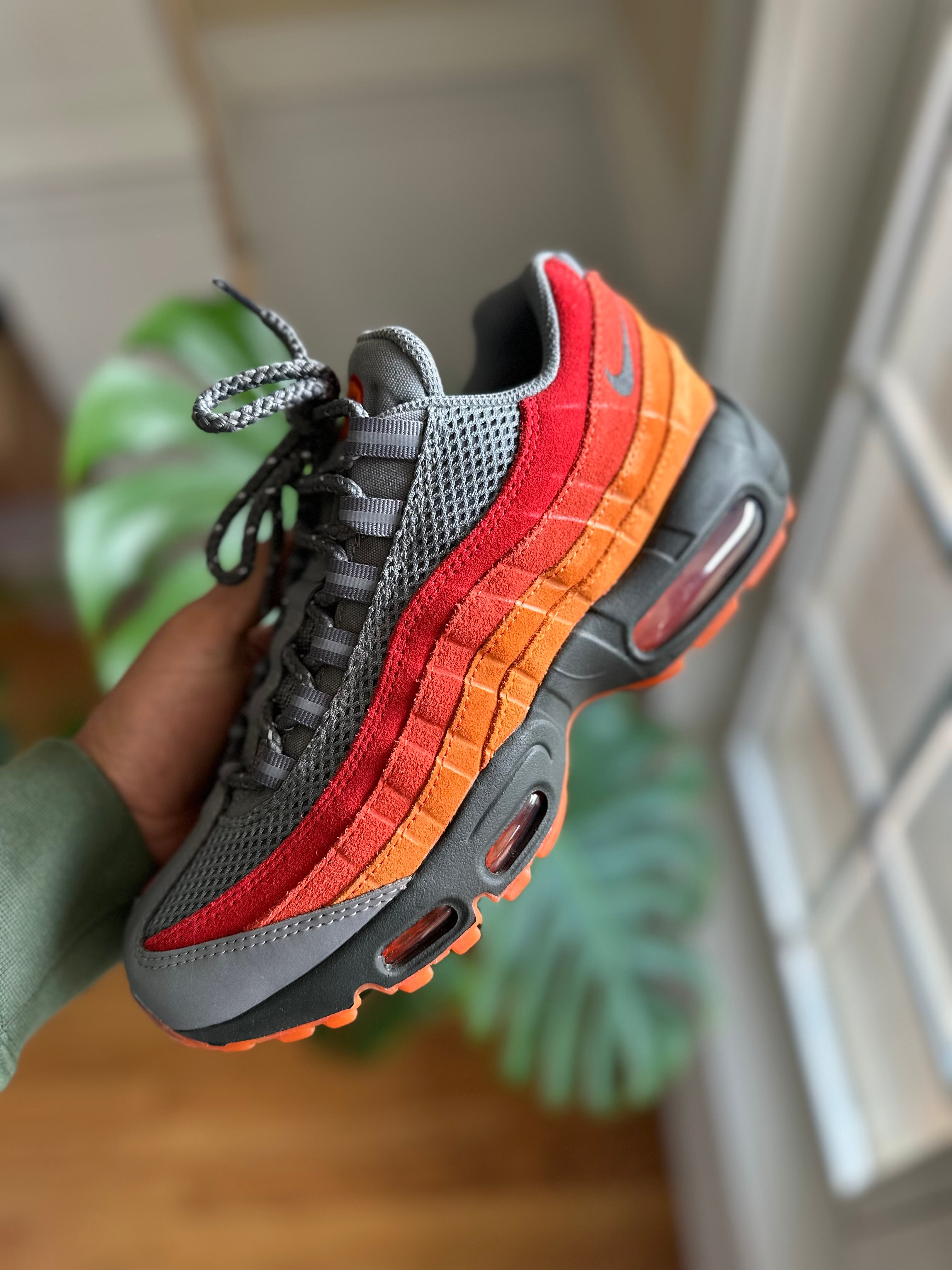 Size 6 - Nike air max 95 PRM