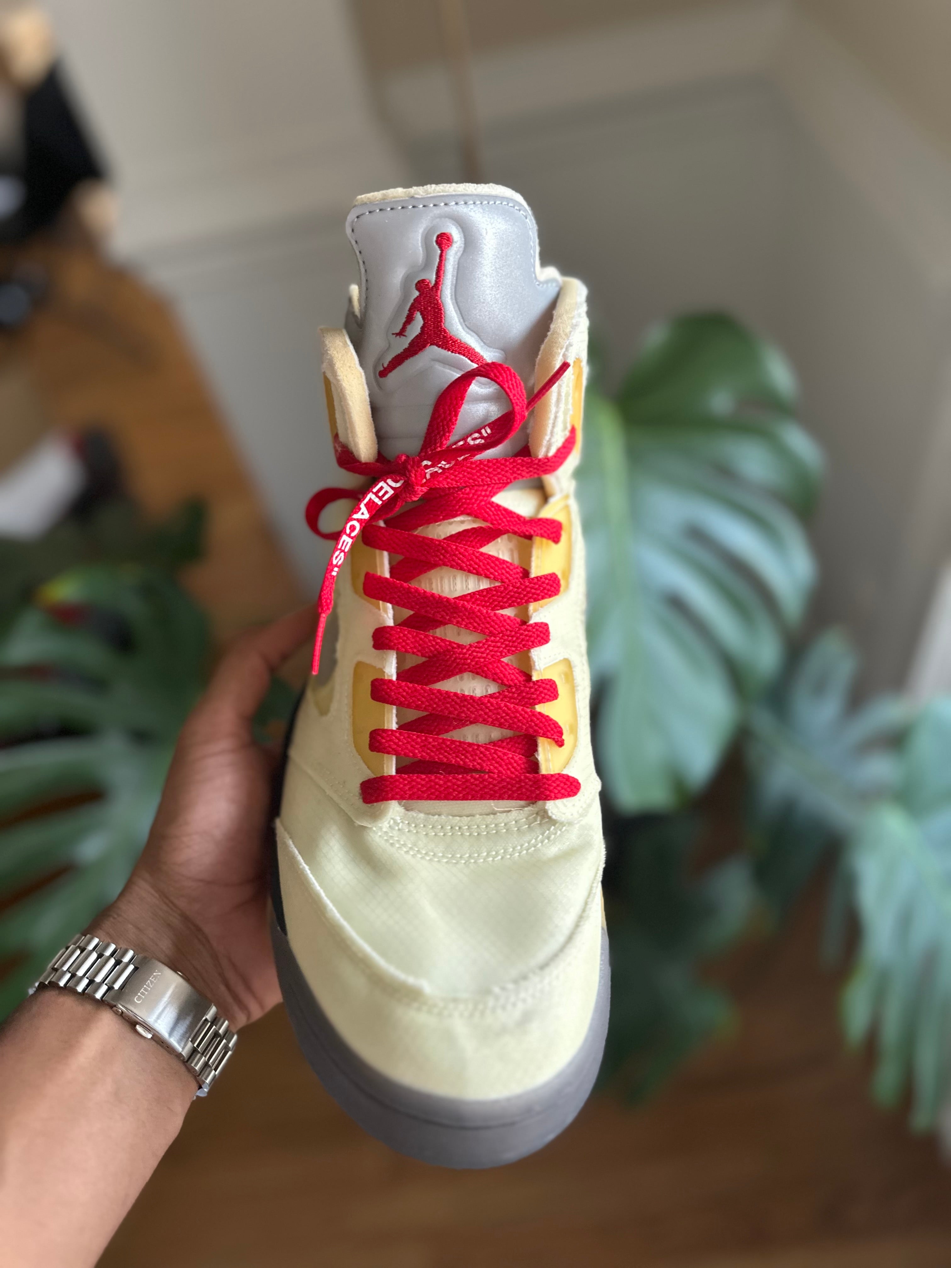 Size 12 - J5 off white sail