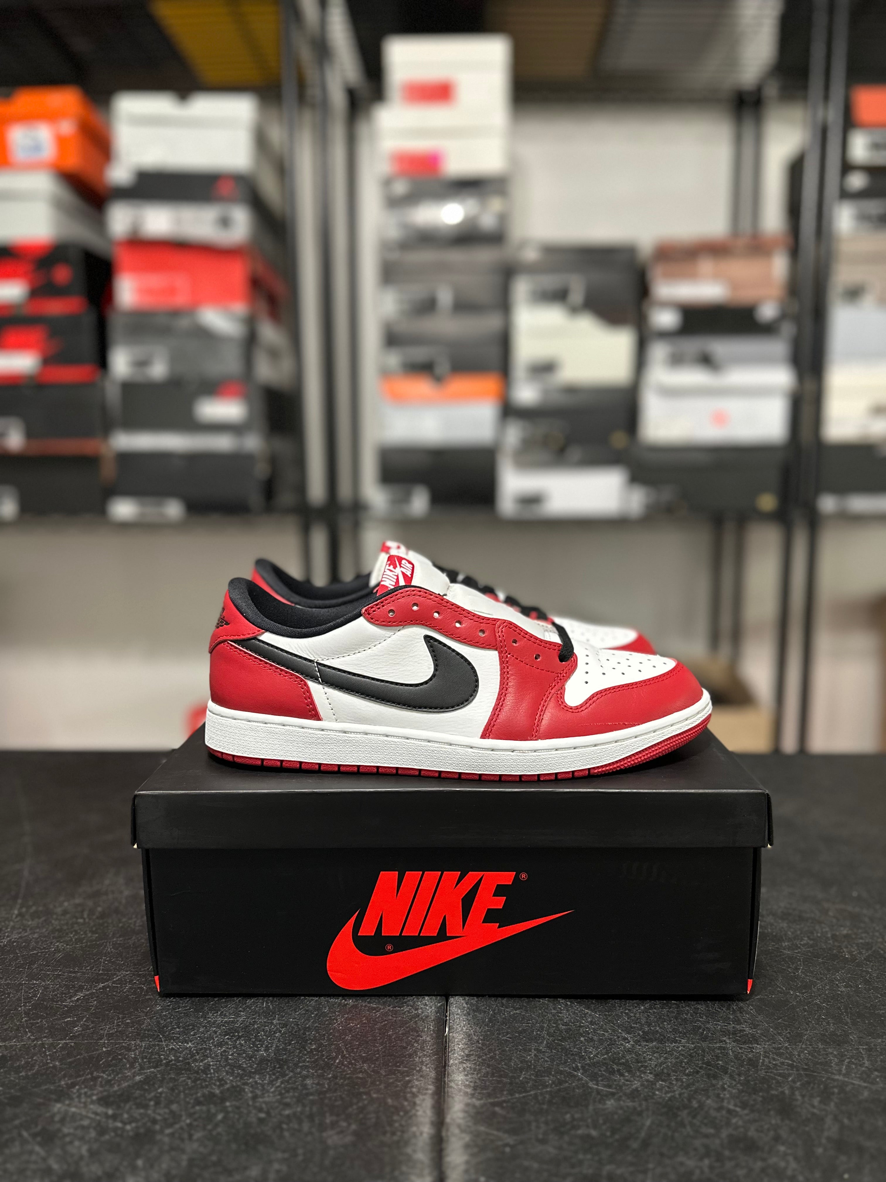Size 10 - J1 low Chicago