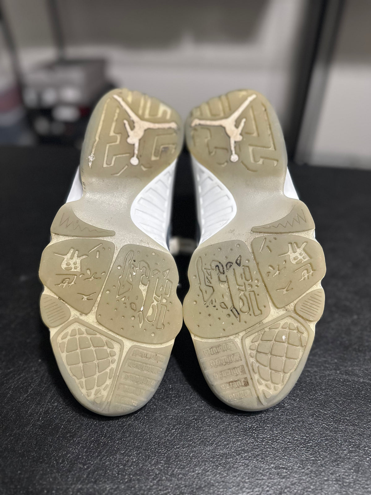 Size 9.5 - J9 cool grey