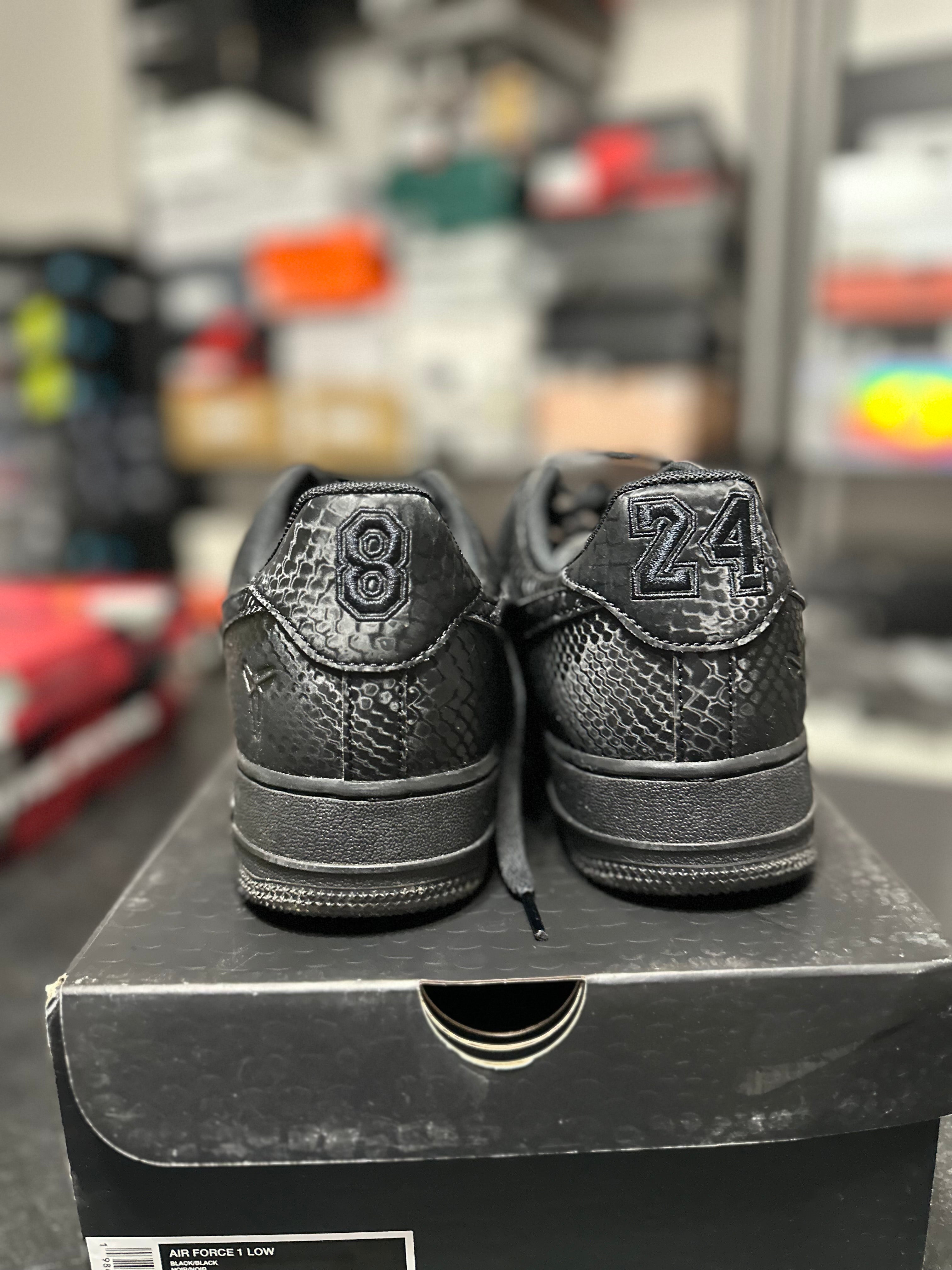 Size 10 - Kobe AF1 black