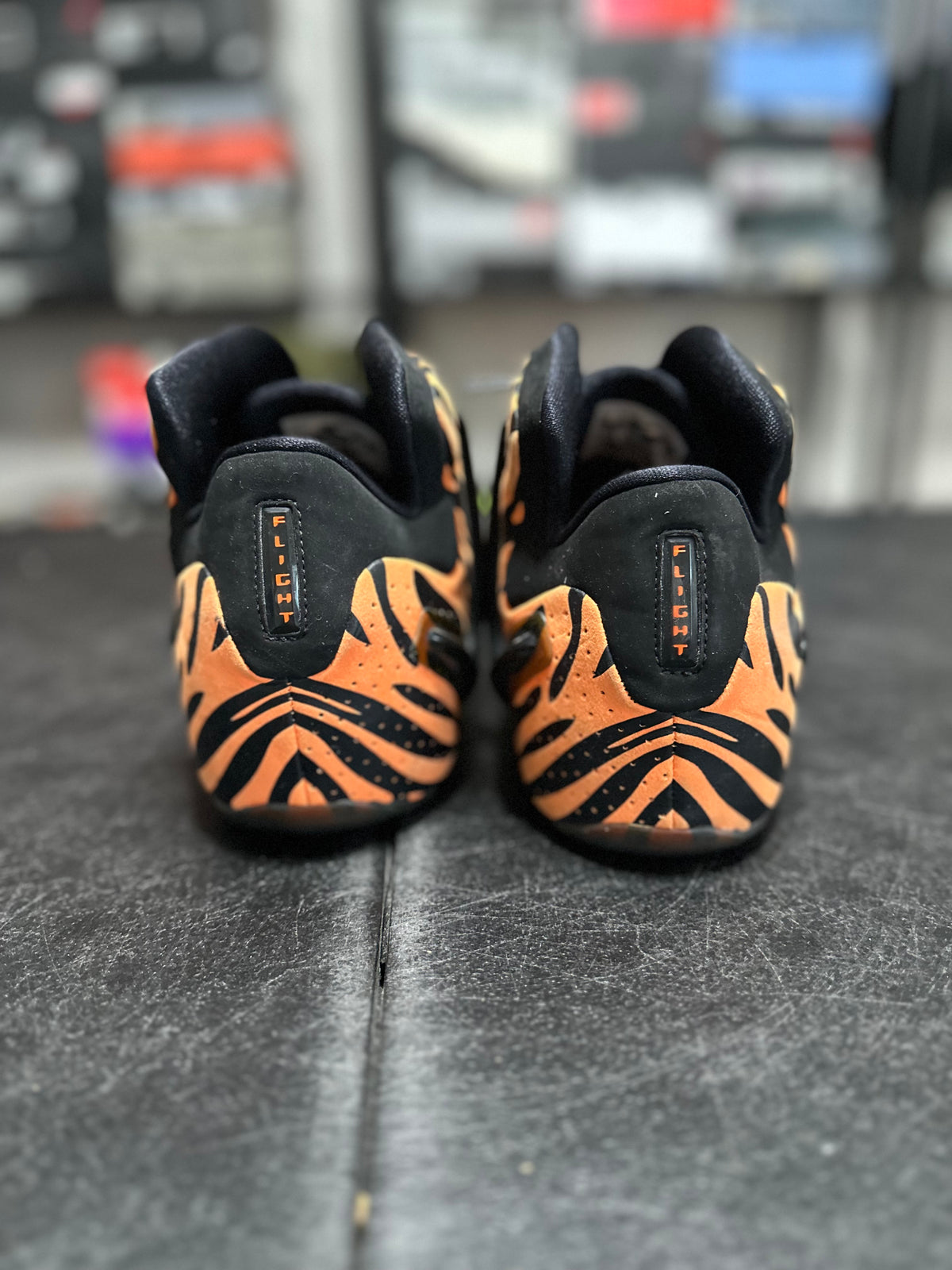 Size 13 - zoom hyperflight tiger