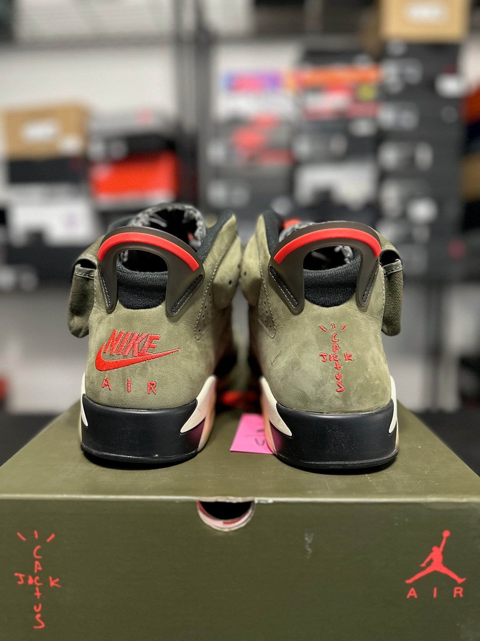 Size 11 - J6 Travis Scott
