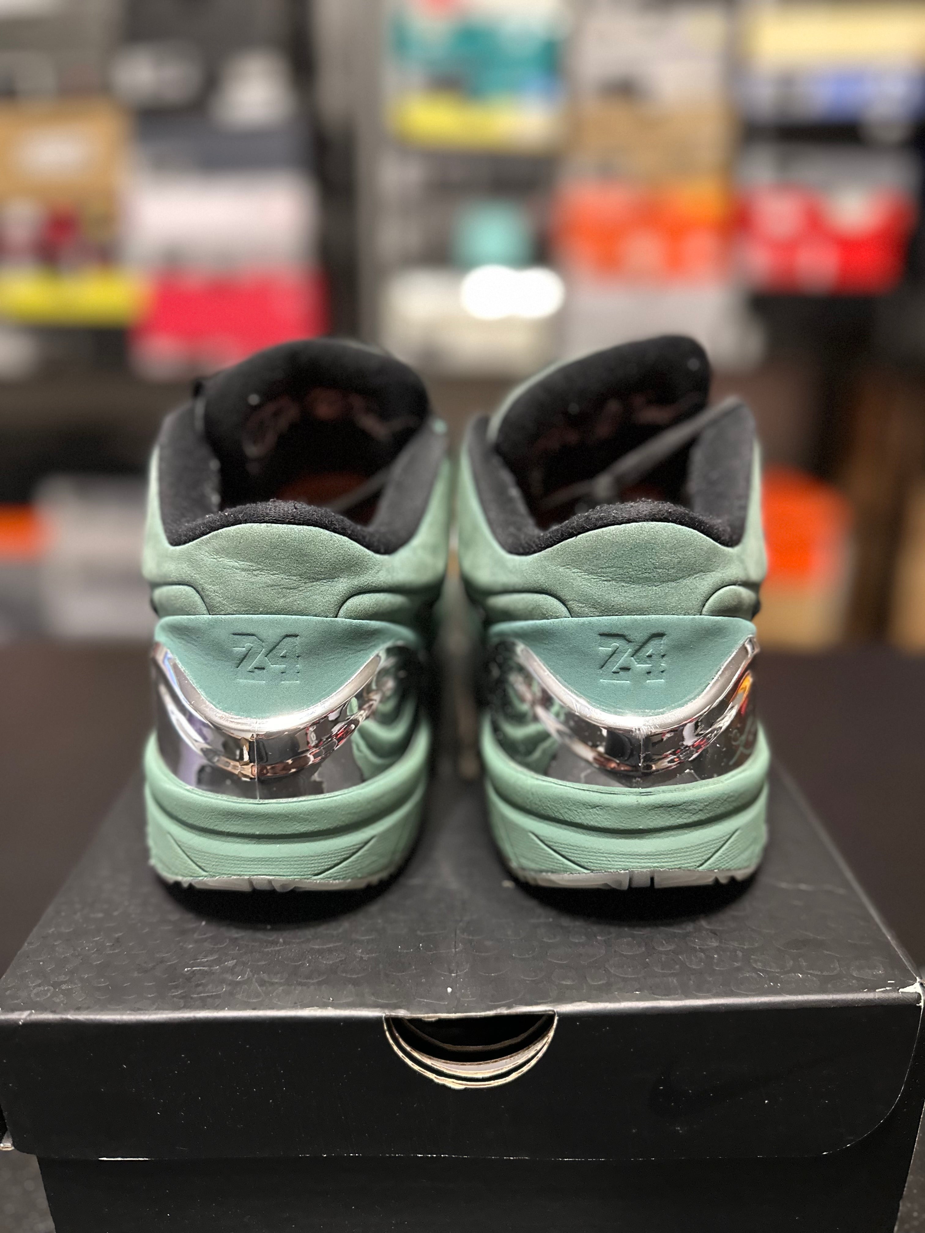 Size 10 - Kobe 4 Girl dad