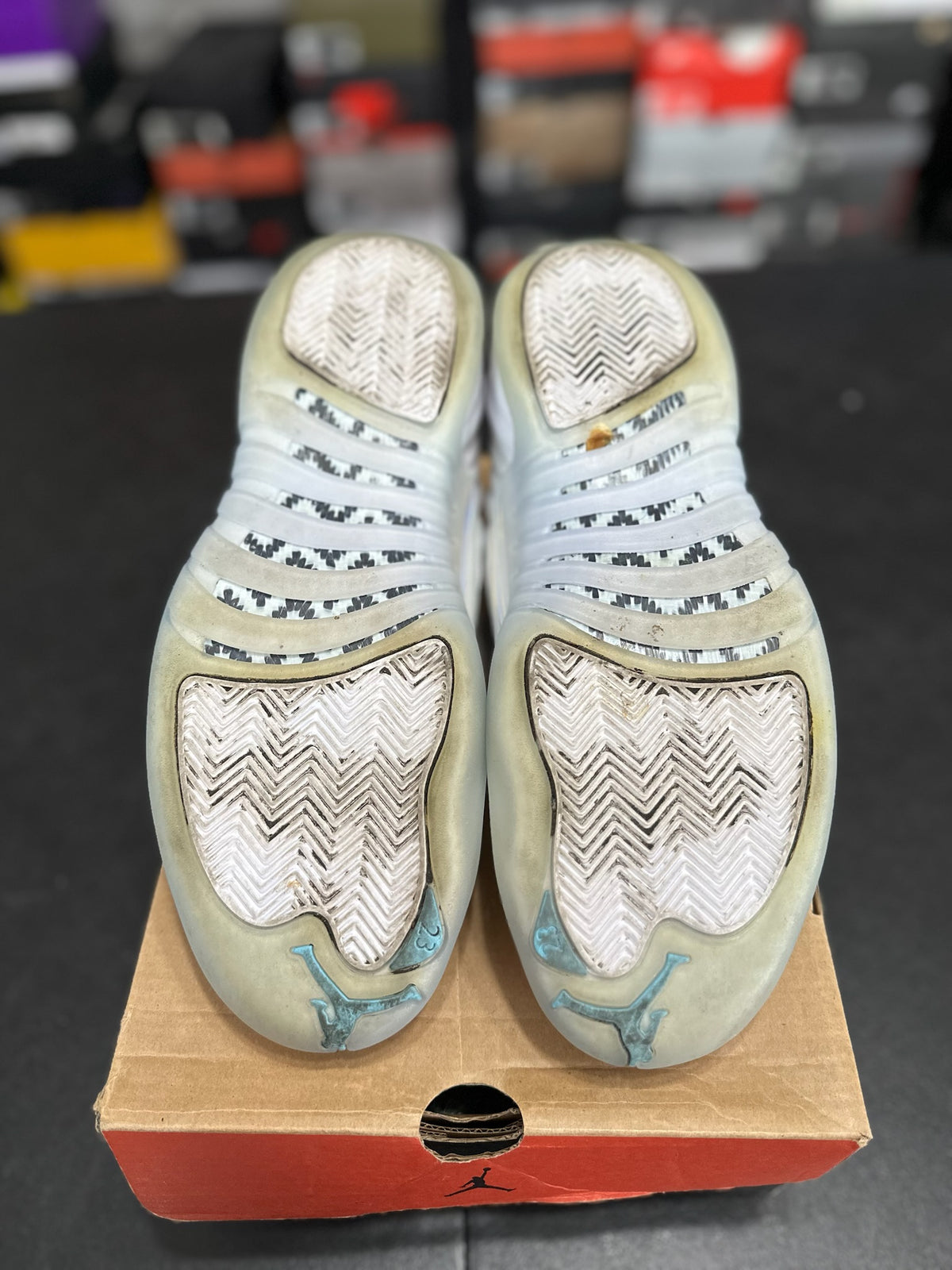Size 9.5 - j12 low Easter