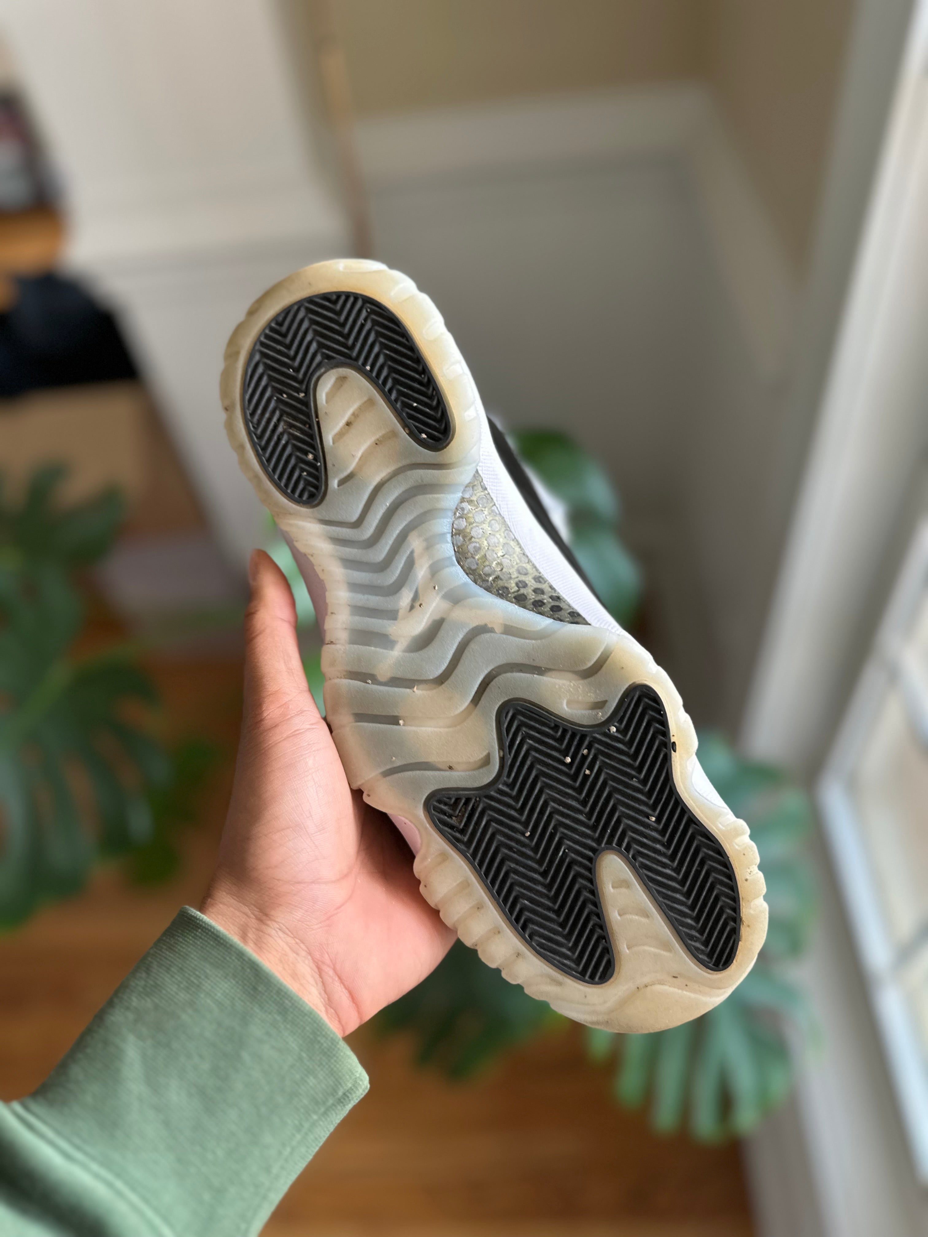 Size 9 - J11 gratitude