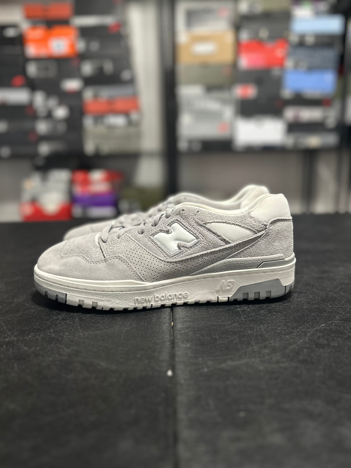 Size 11 - NB 550 grey/white