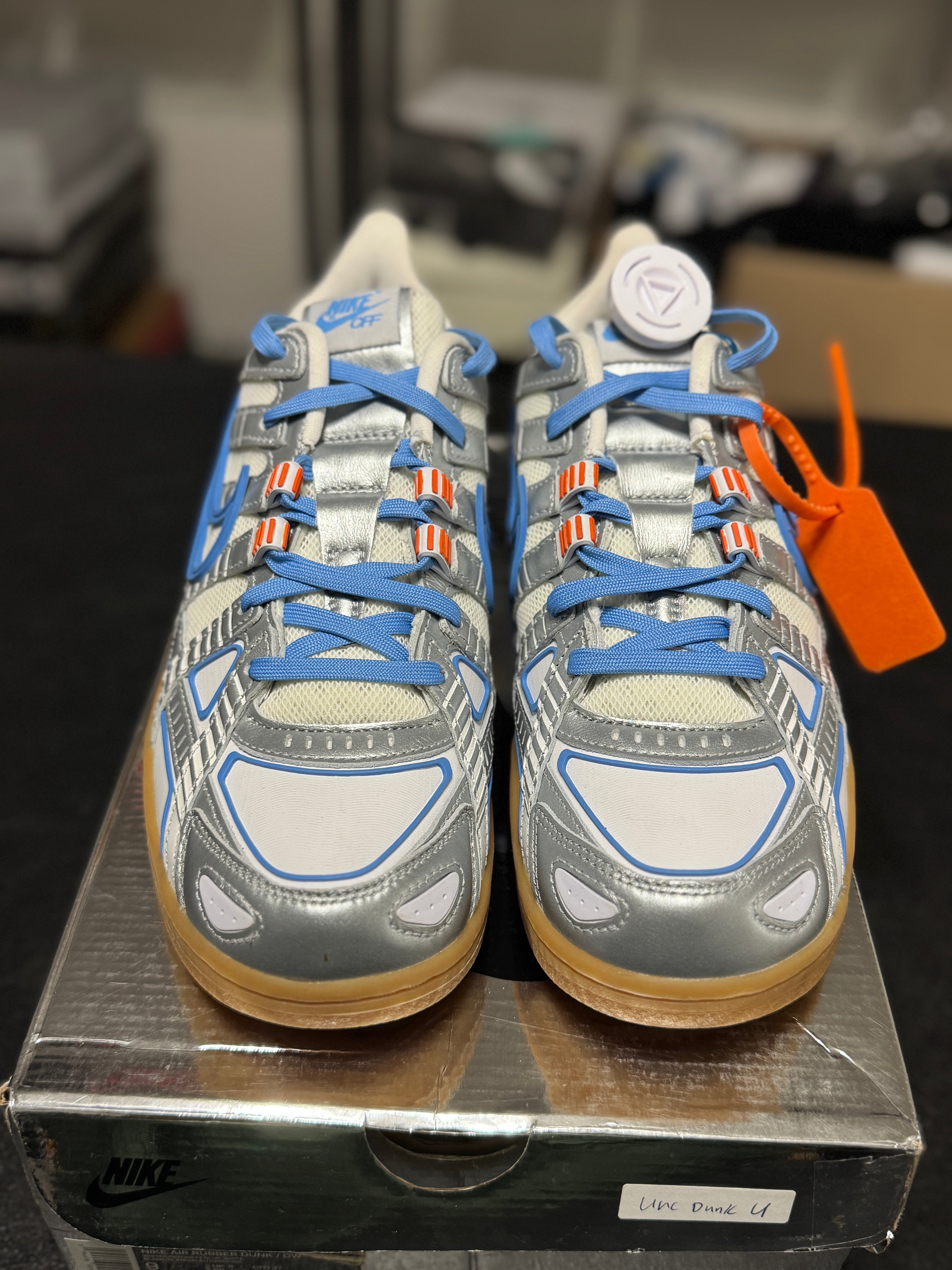 Size 9 - Off white rubber dunk university blue