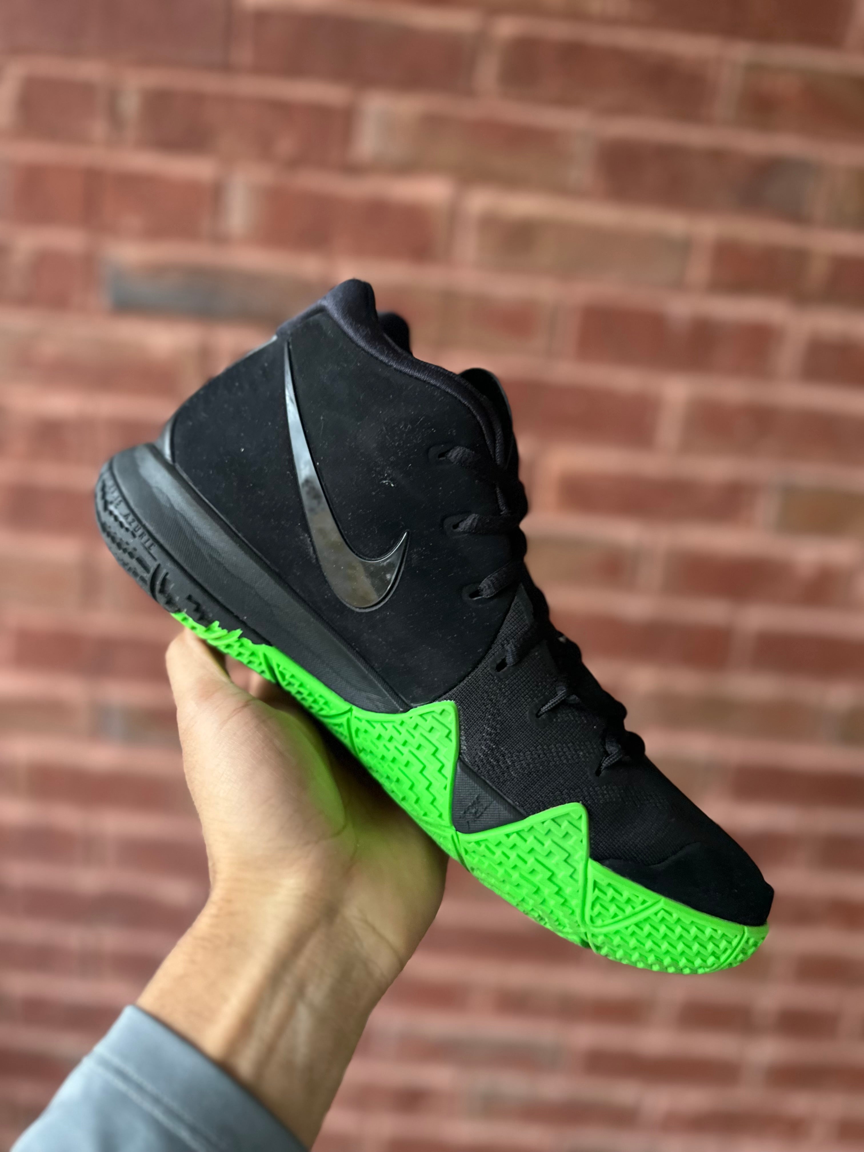 Size 9 - Kyrie 4 Halloween