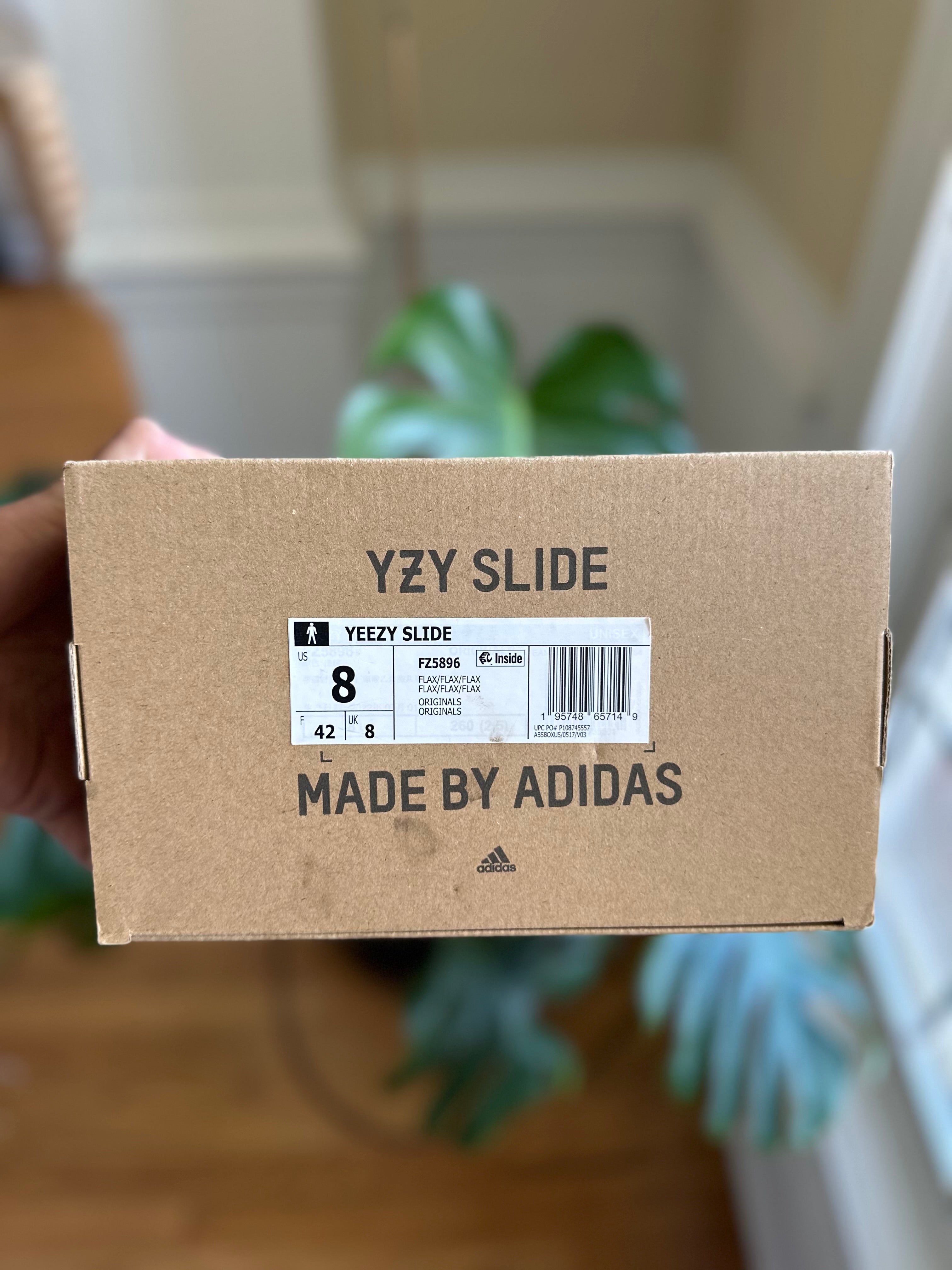 Size 8 - YZY slide flax