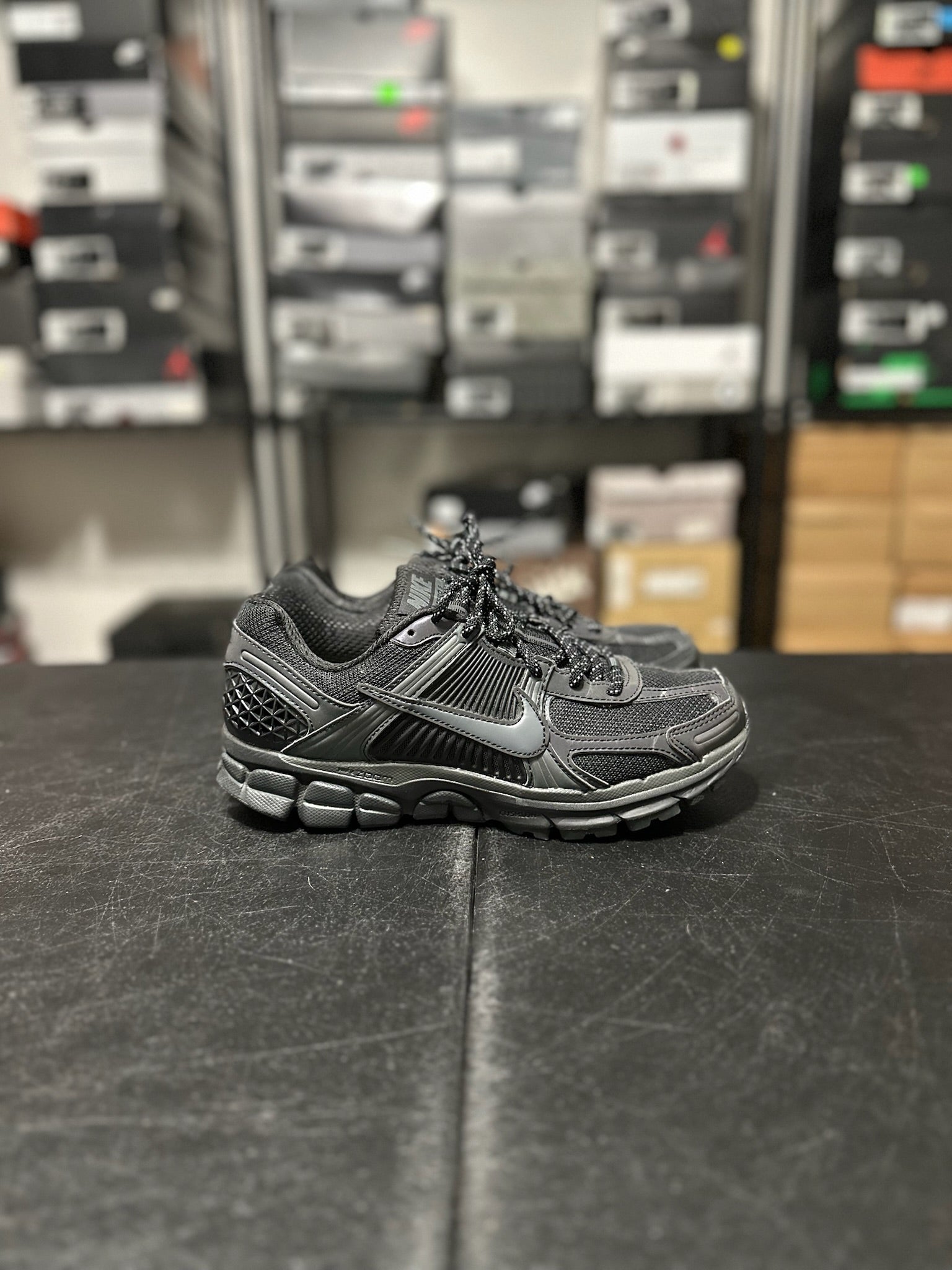 Size 7.5 - Zoom Vomero 5 Black Reflective