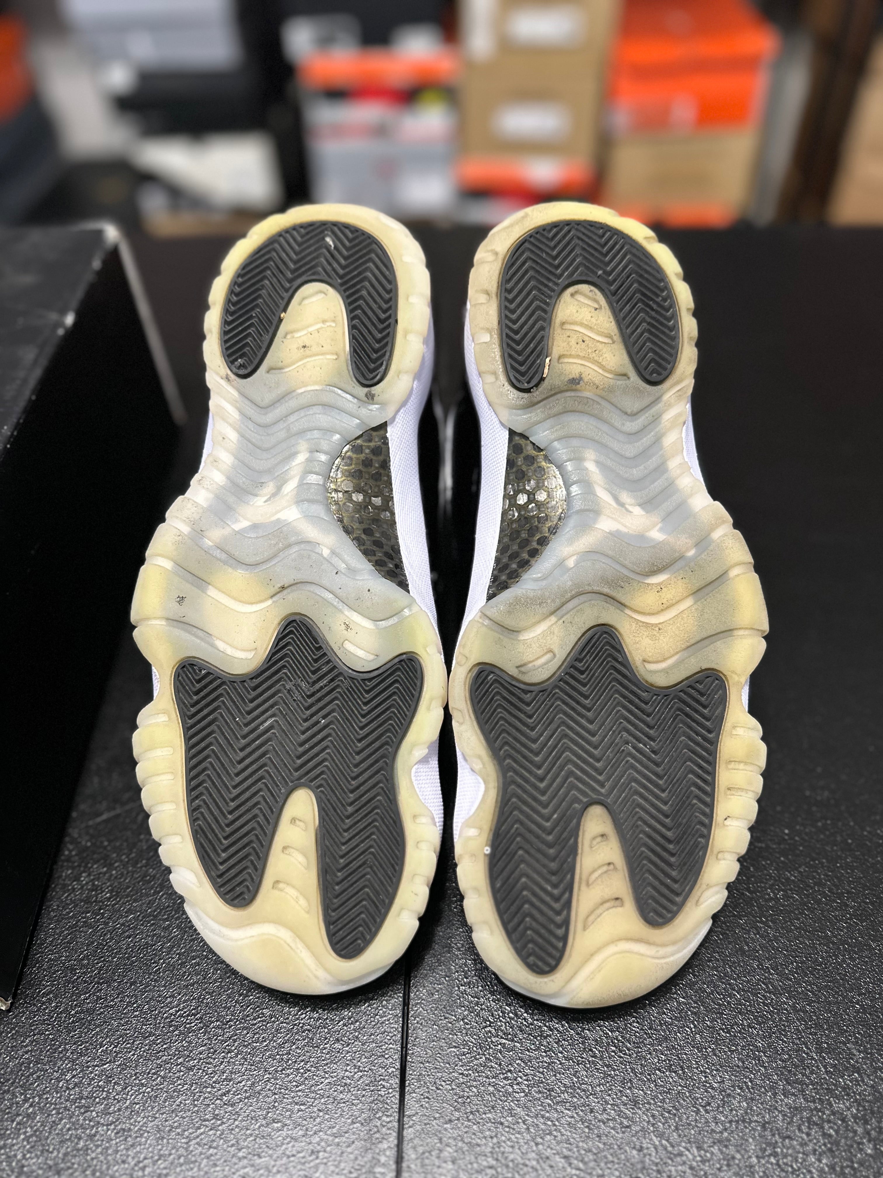 Size 11 - J11 gratitude