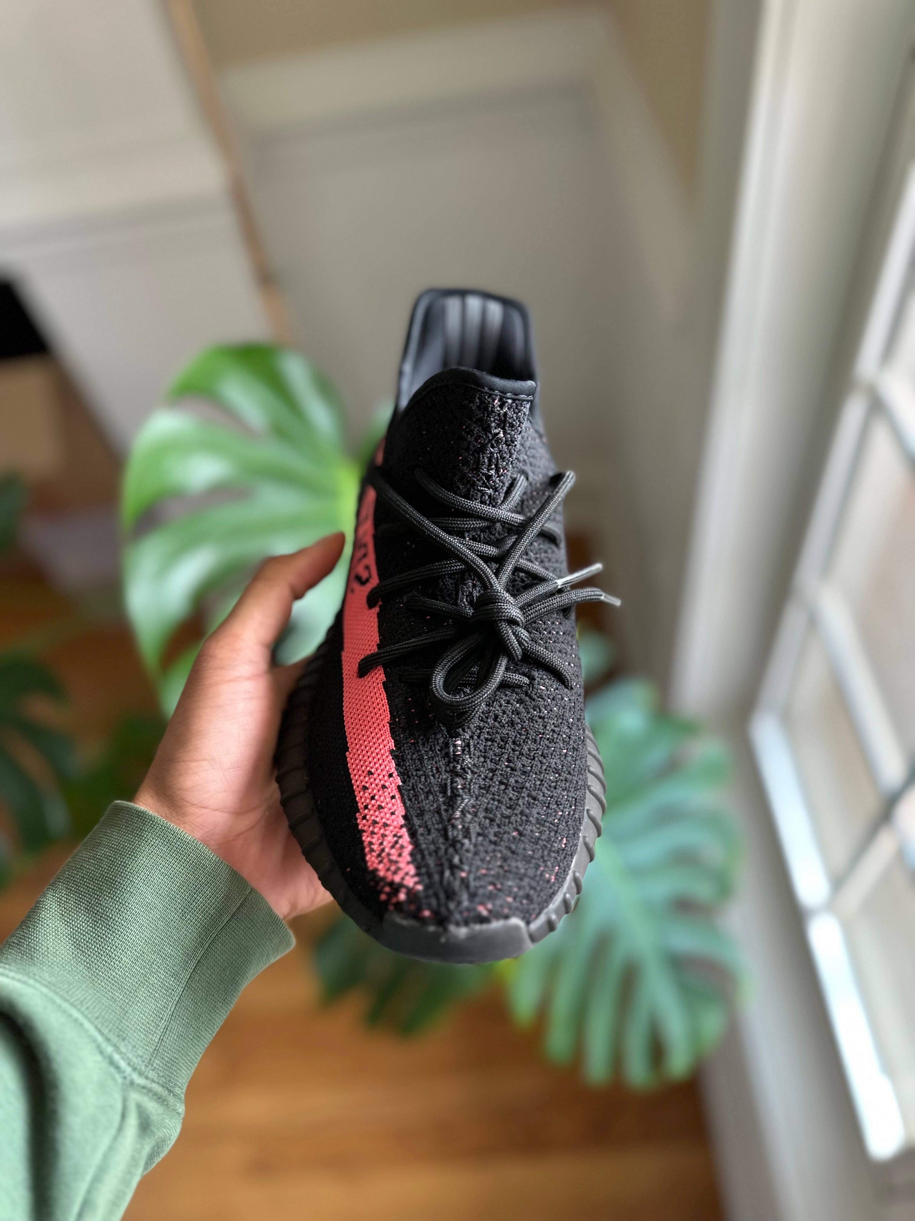 Size 7 - YZY 350 red stripe