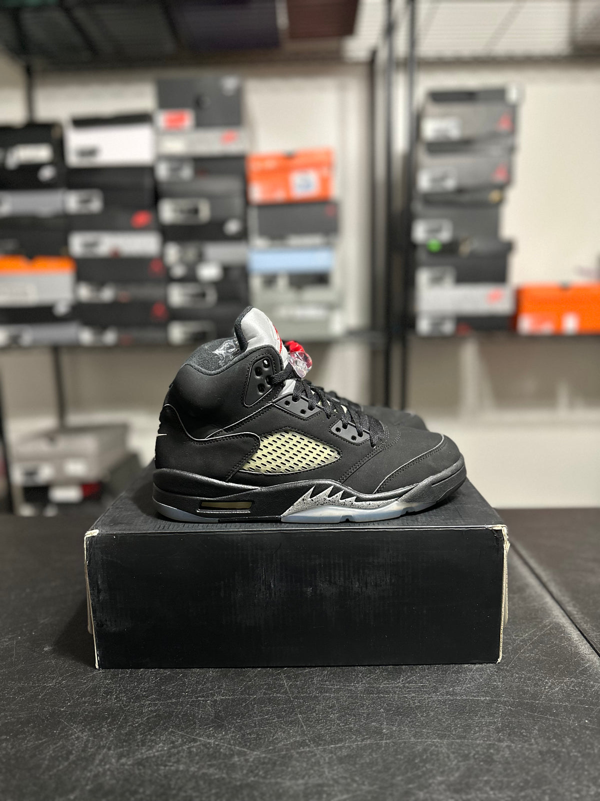 Size 8 - J5 black metallic