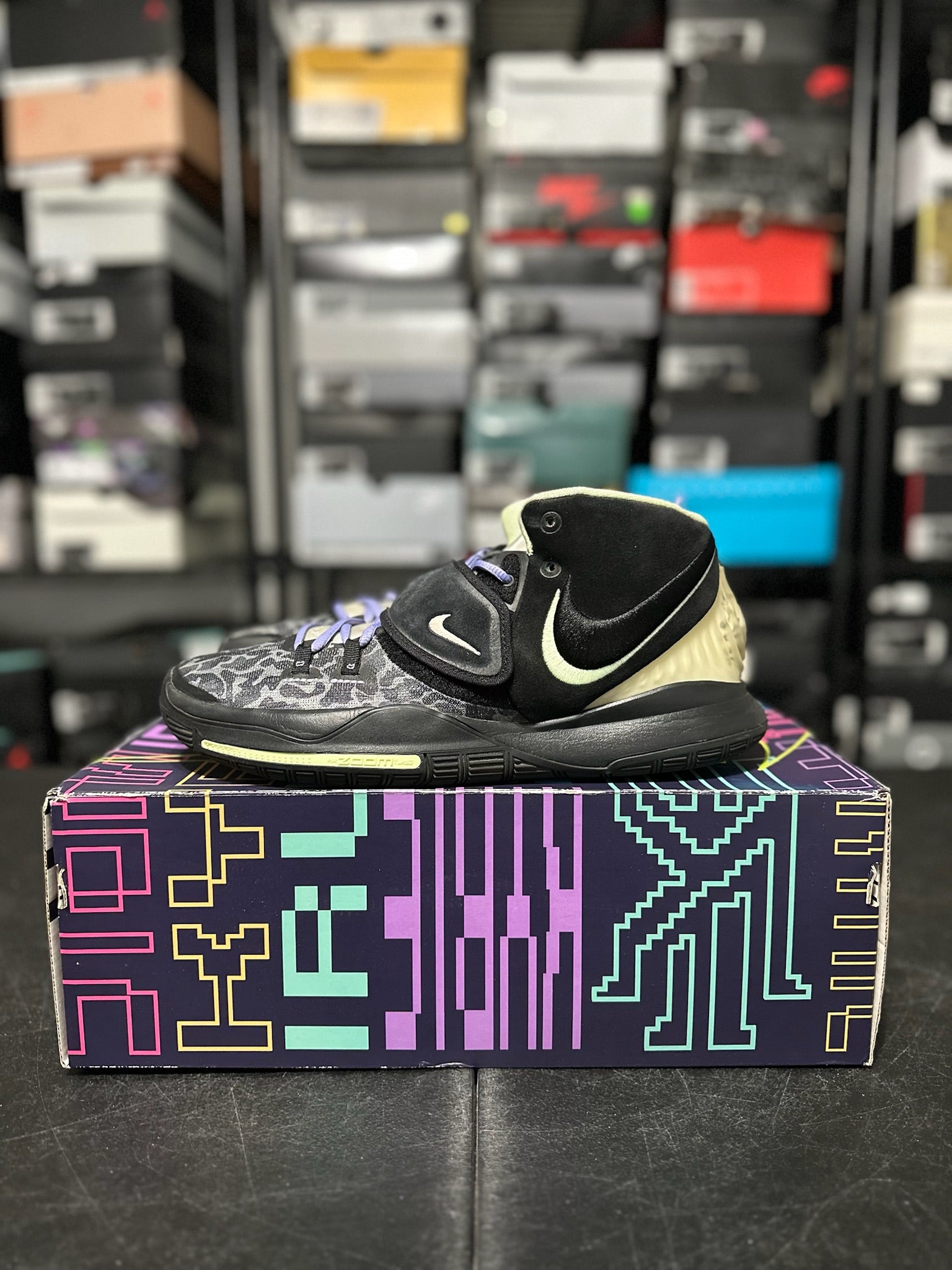 Size 10.5 - Kyrie 6 Asia