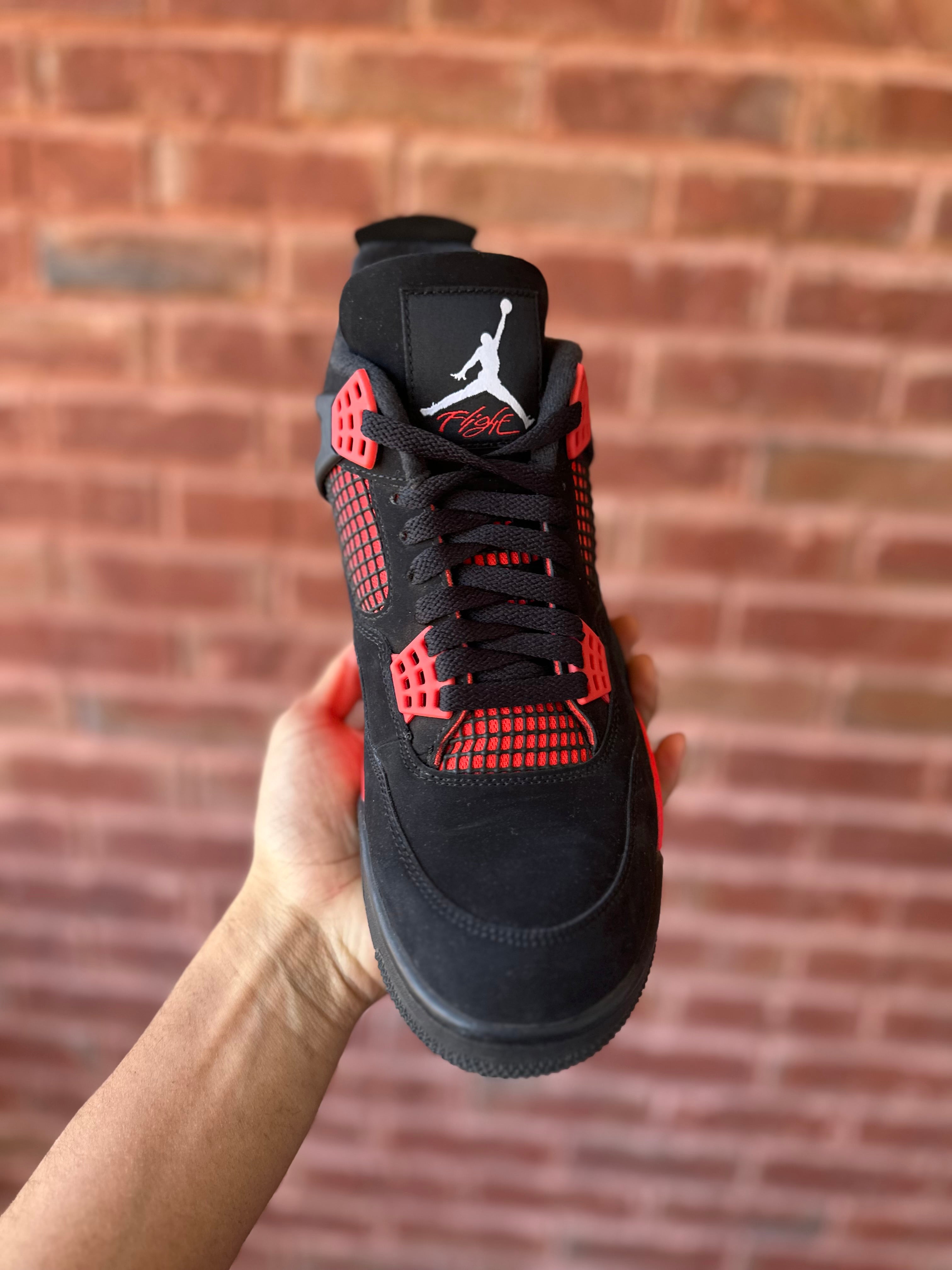 Size 10 - Jordan 4 red thunder