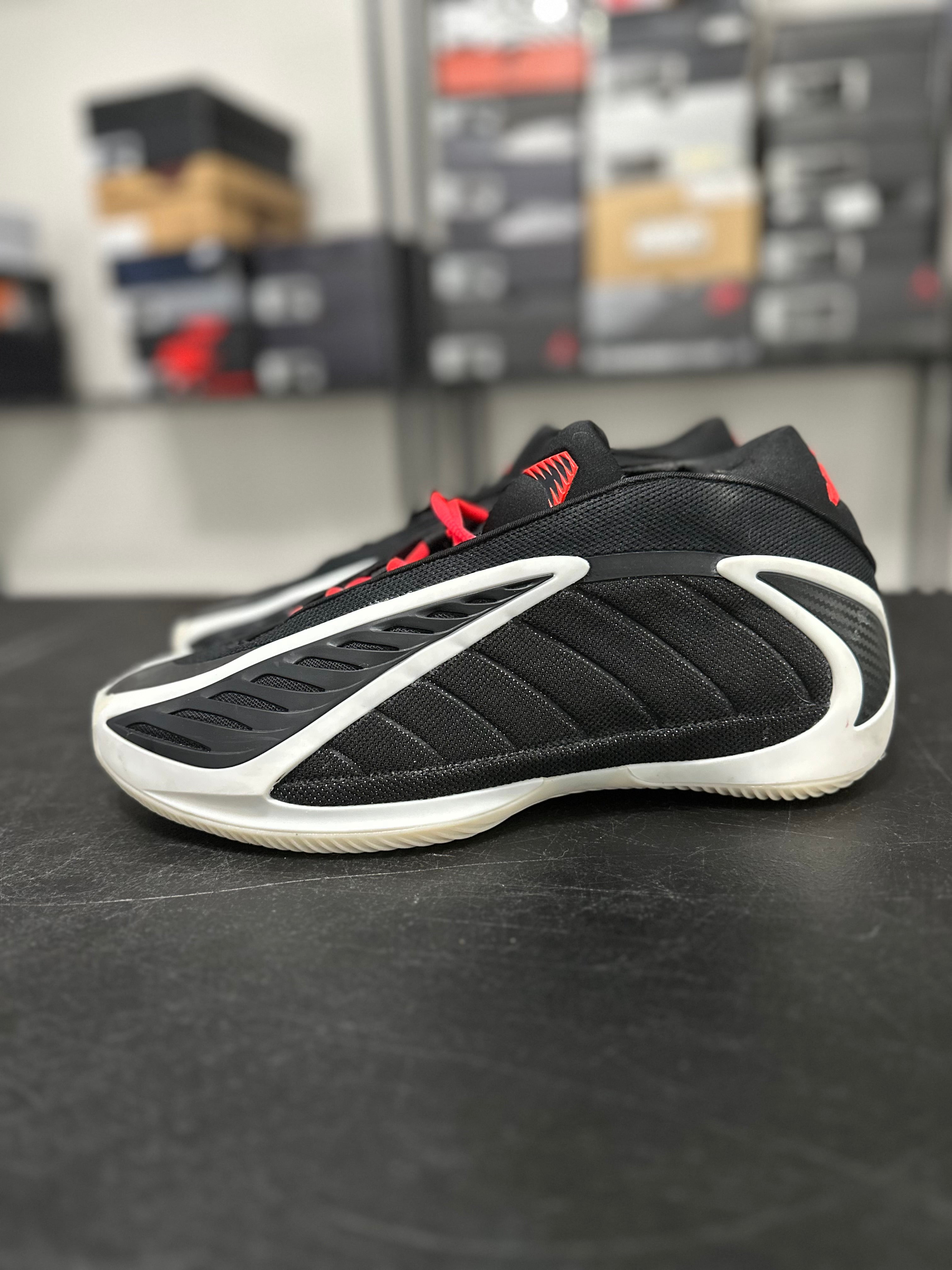Size 11 - AE 2 black/white