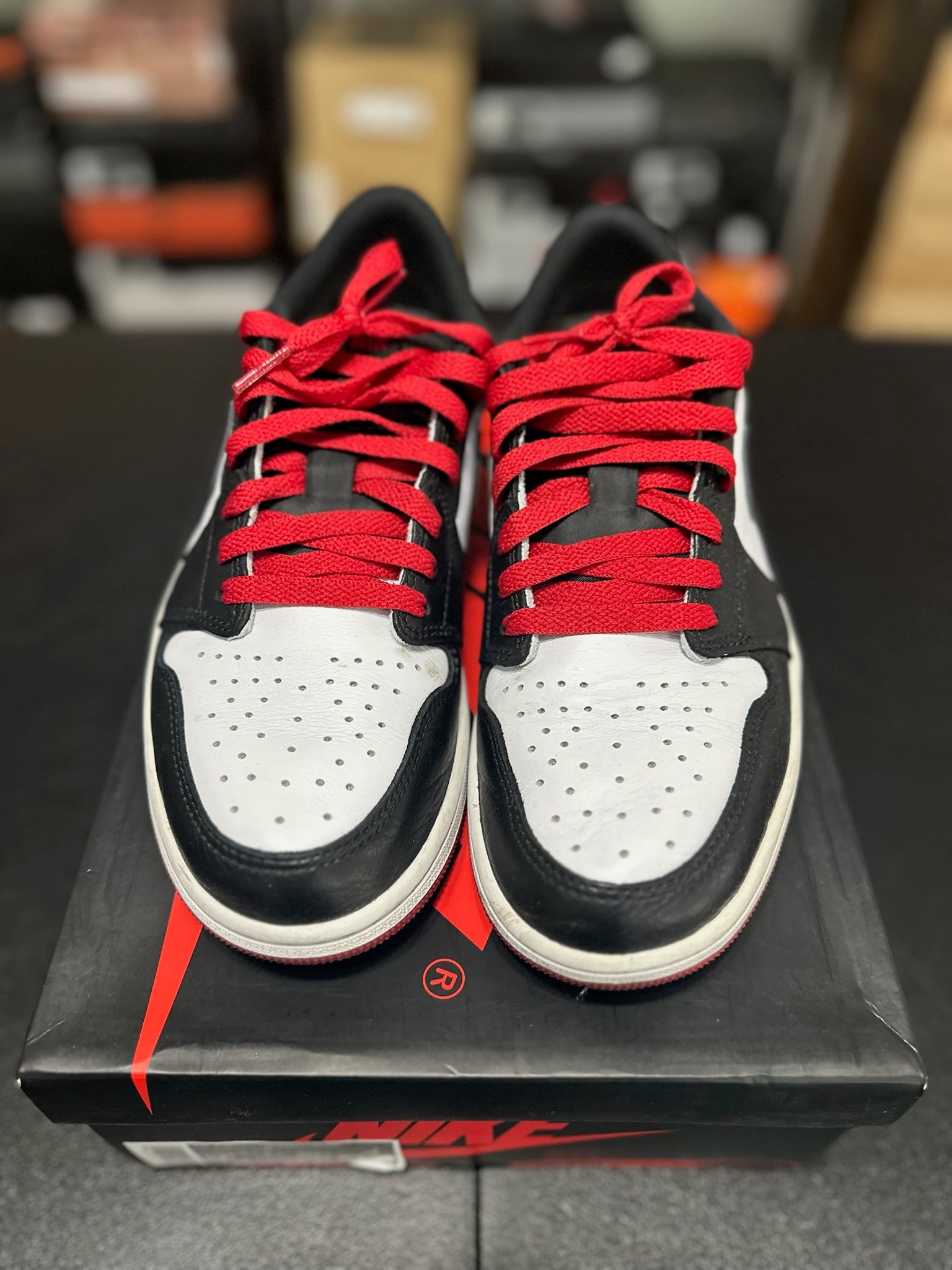 Size 9.5 - J1 Low Black Toe