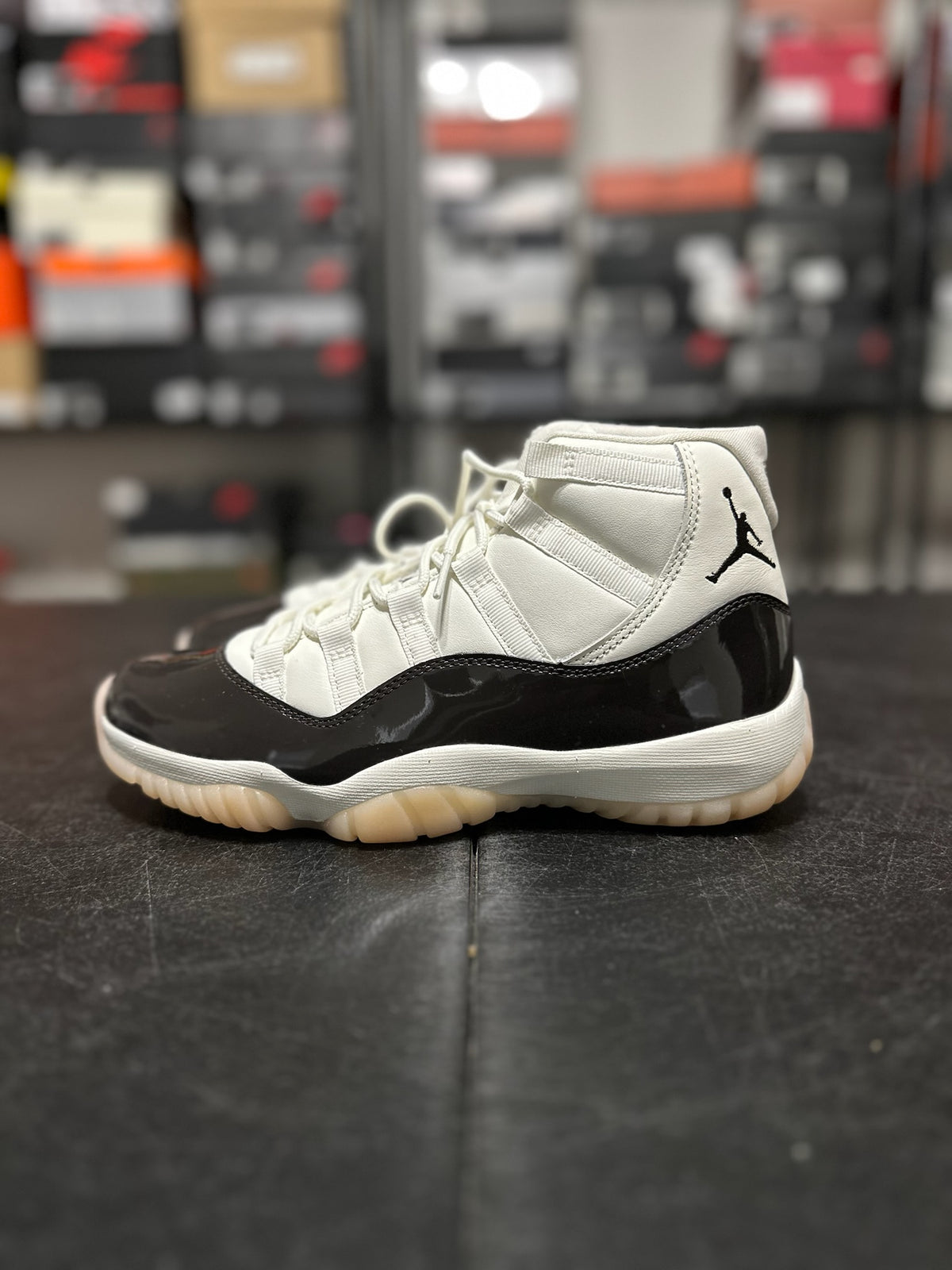 Size 7 - (8.5W) j11 Neapolitan DS