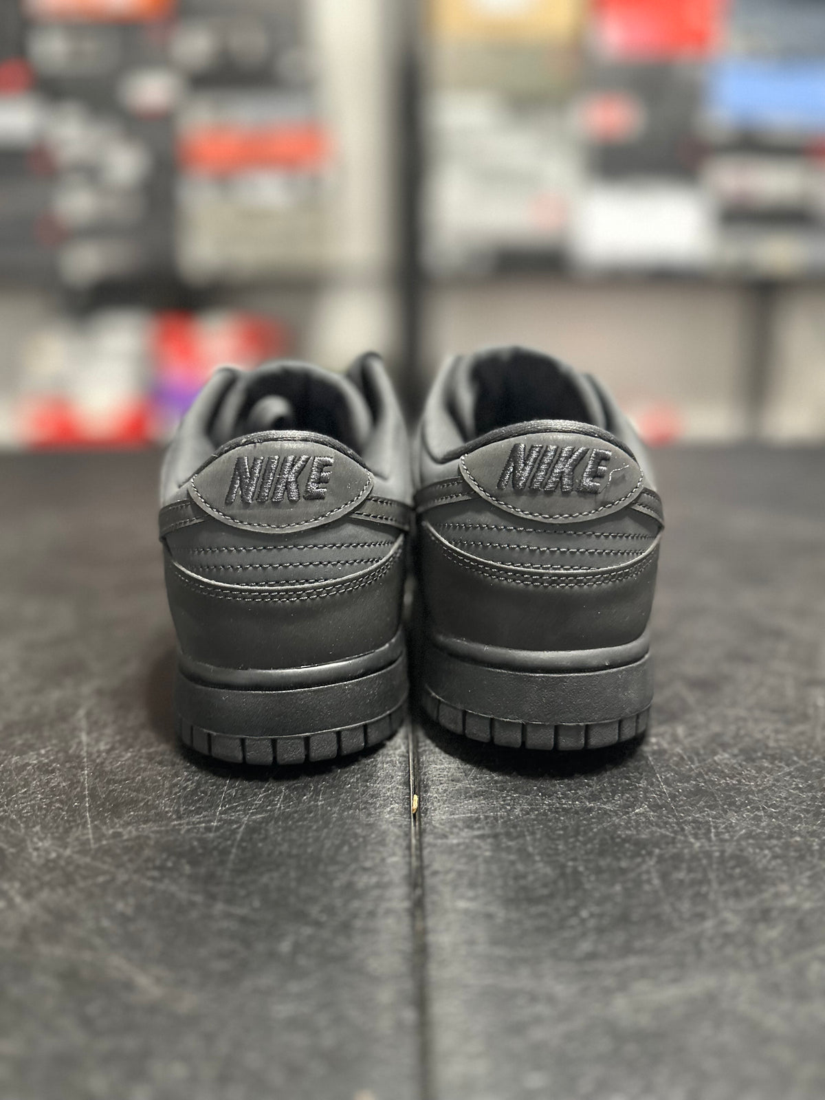 Size 7 - (8.5w) dunk low cyber reflective