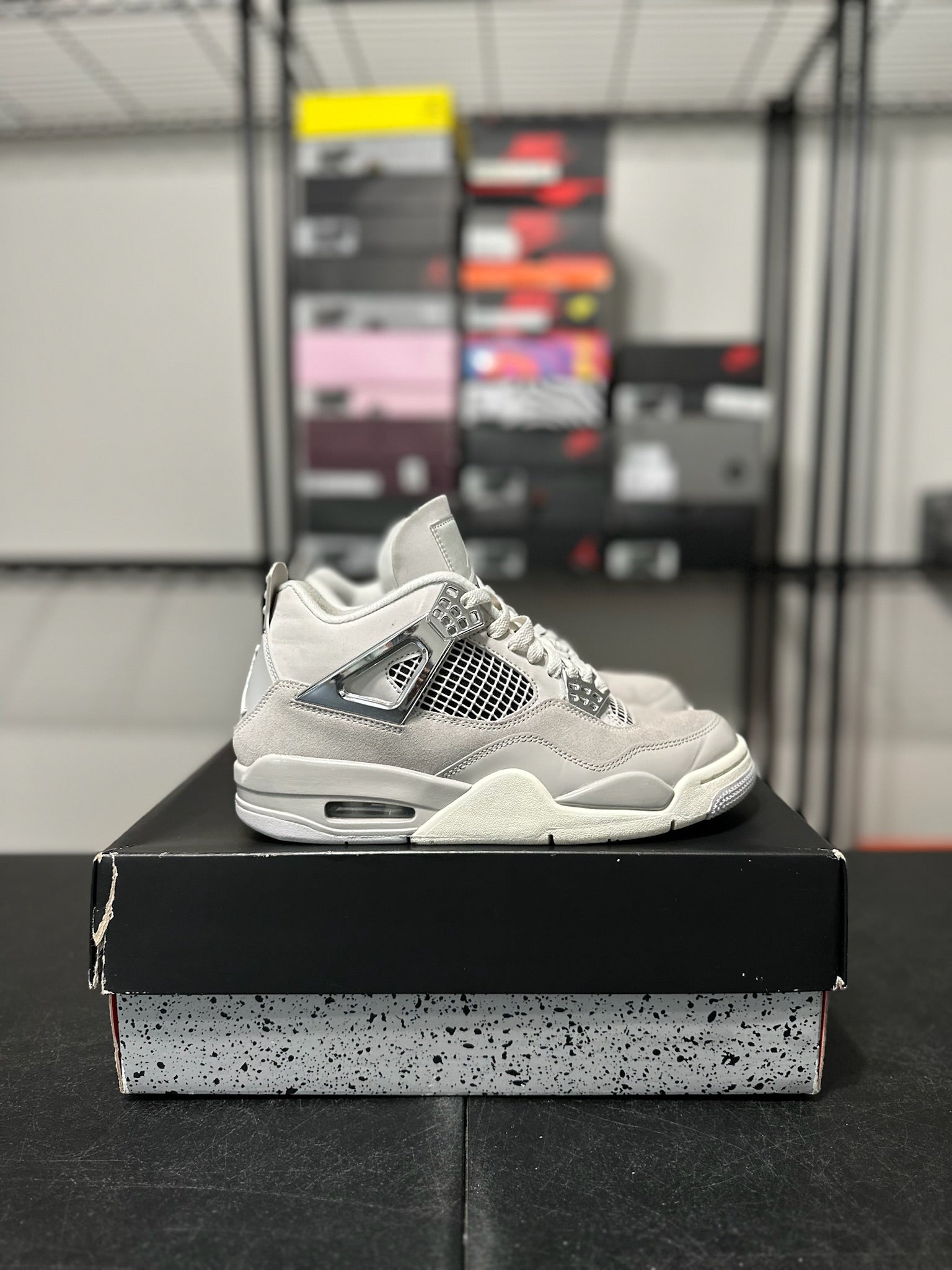 Size 7 - (8.5W) J4 Frozen Moments