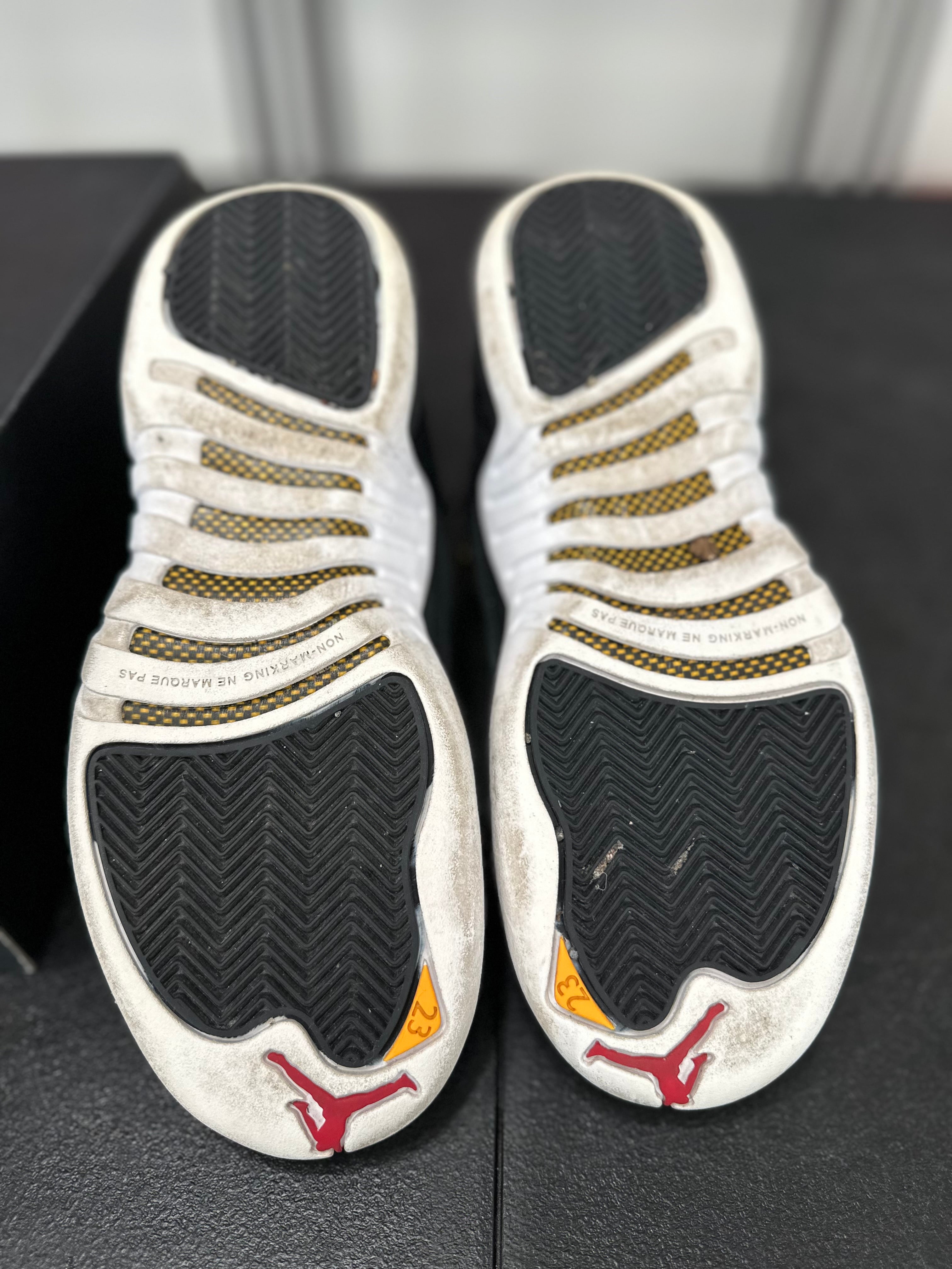 Size 5.5y - J12 black taxi