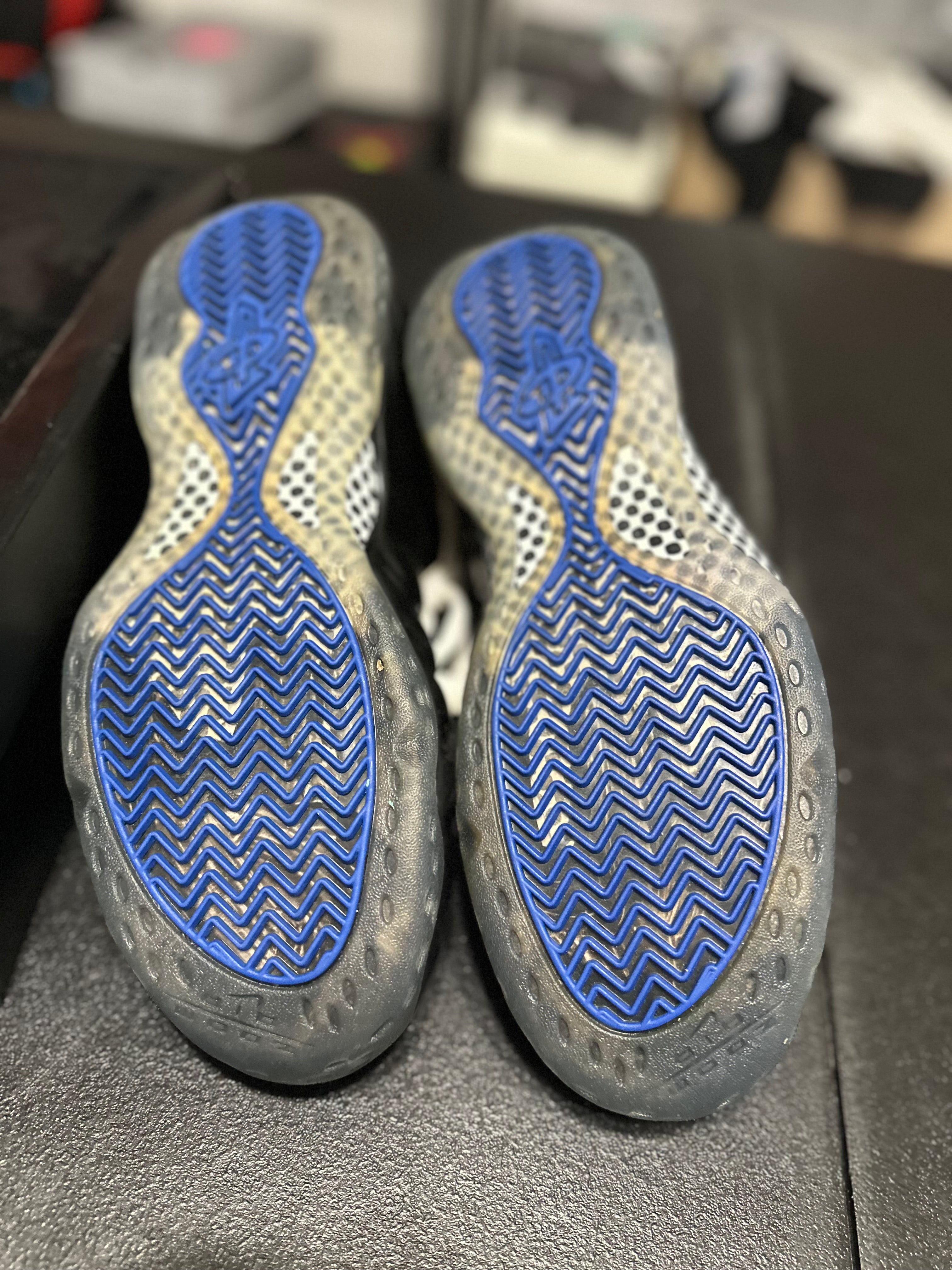 Size 10 - Foamposite one concord