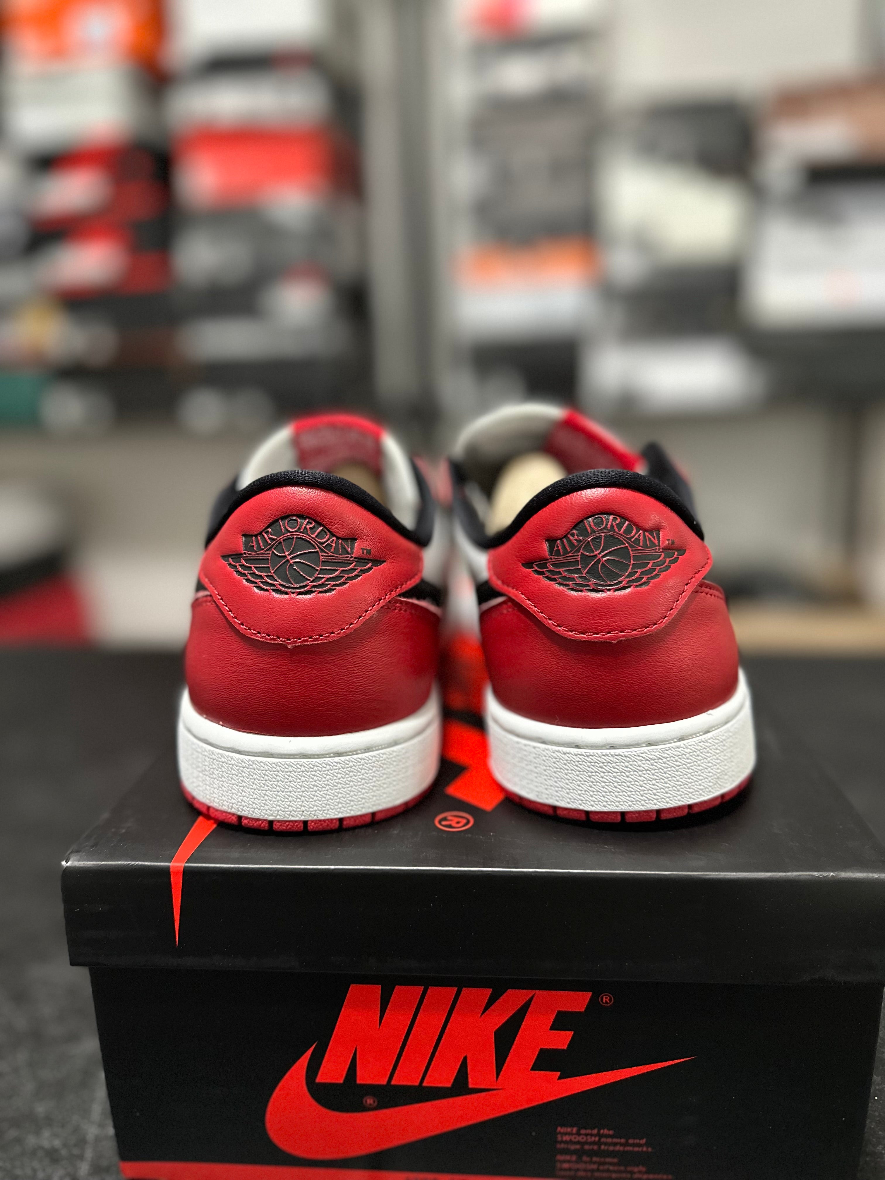 Size 10 - J1 low Chicago