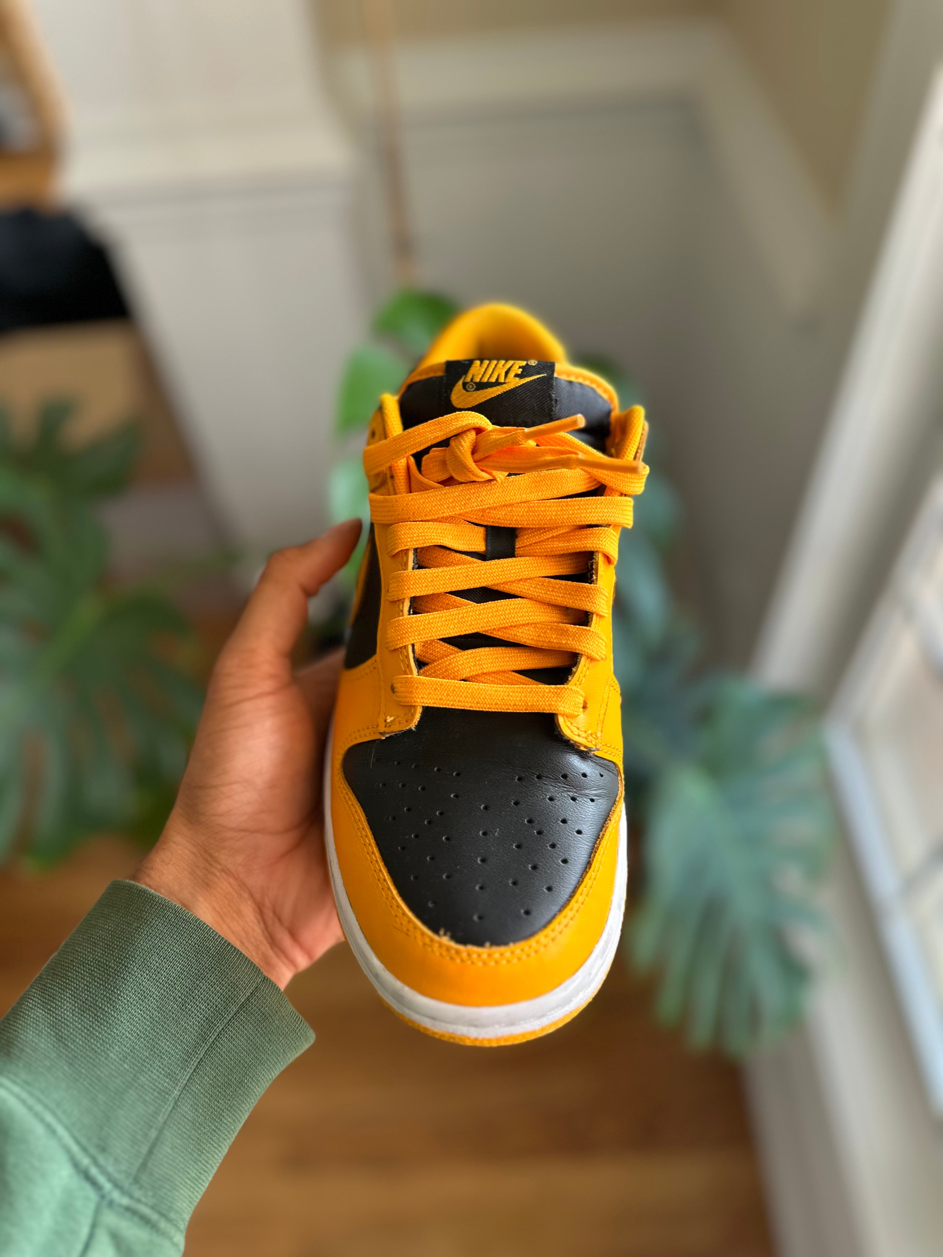 Size 7 - dunk low goldenrod