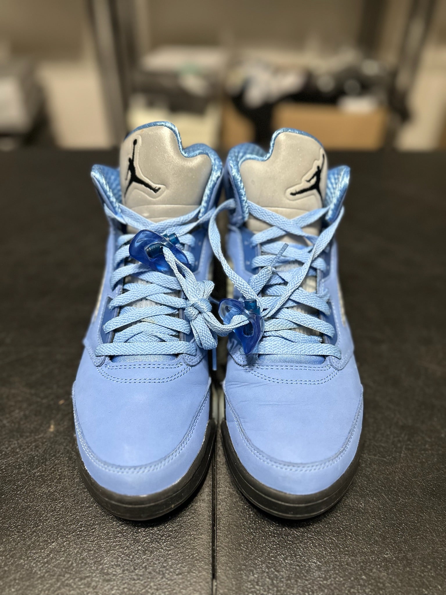Size 9.5 - J5 UNC University Blue