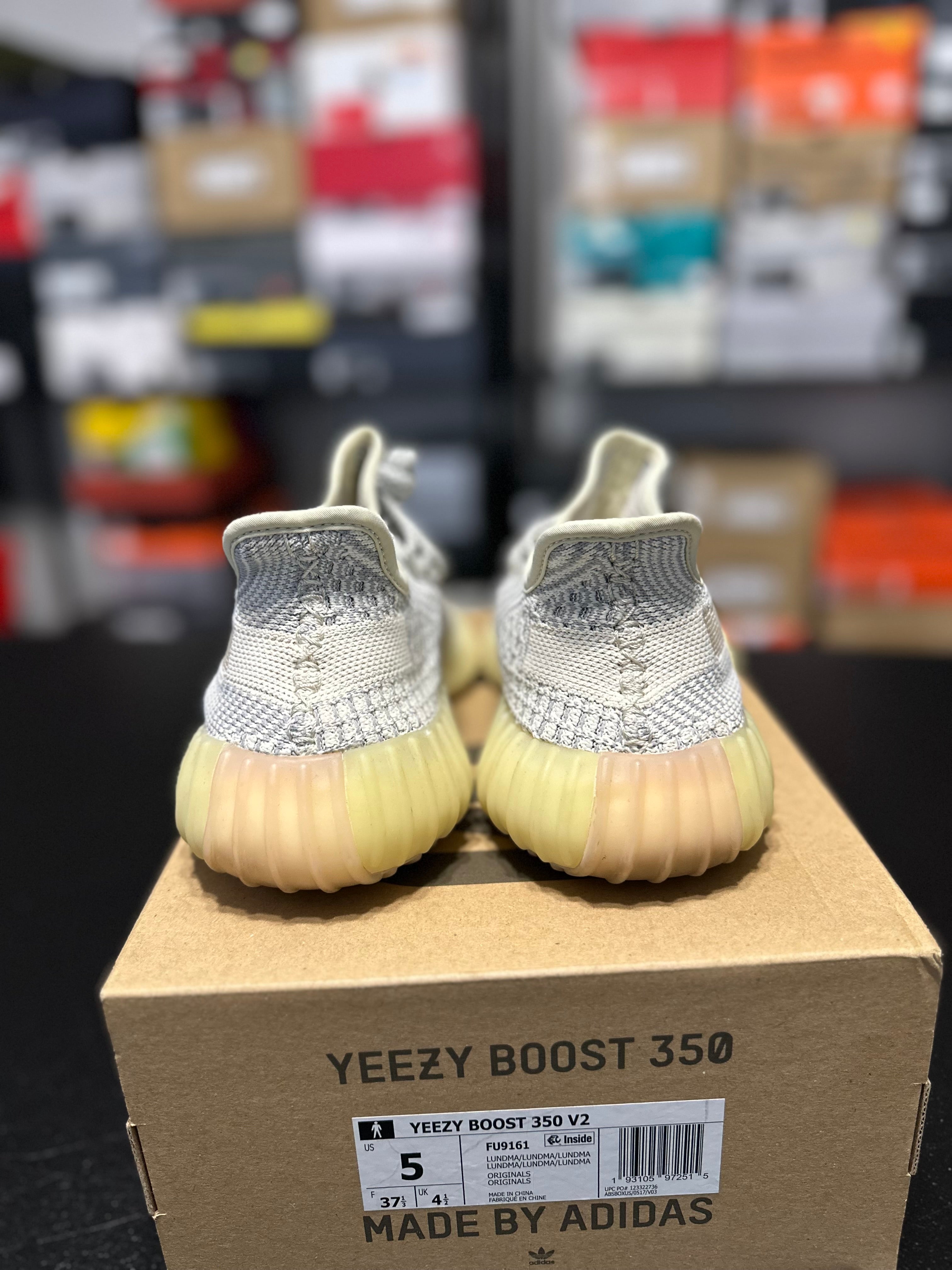 Size 5 - YZY 350 lundmark