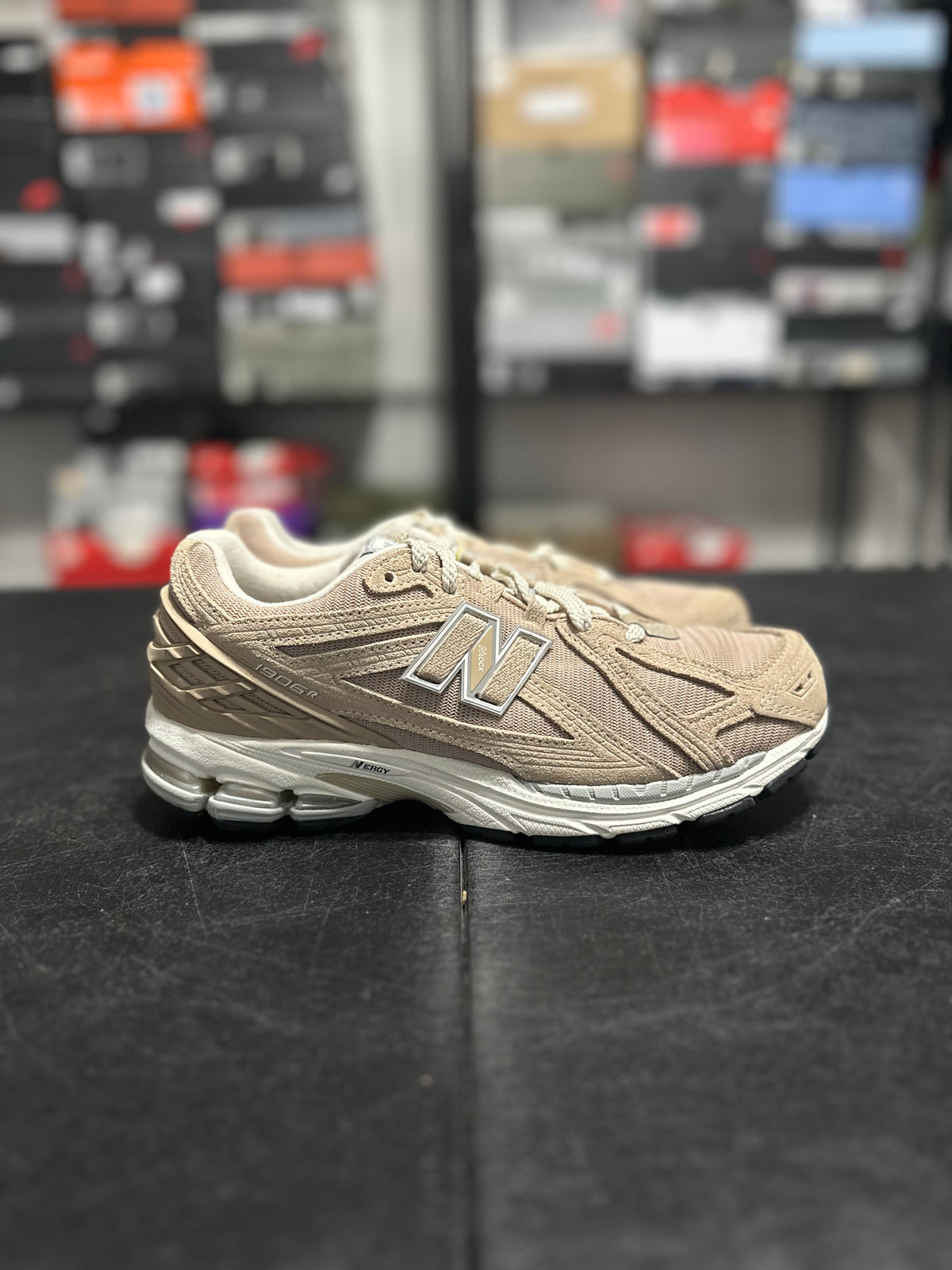 Size 8 - NB 1906r light biege