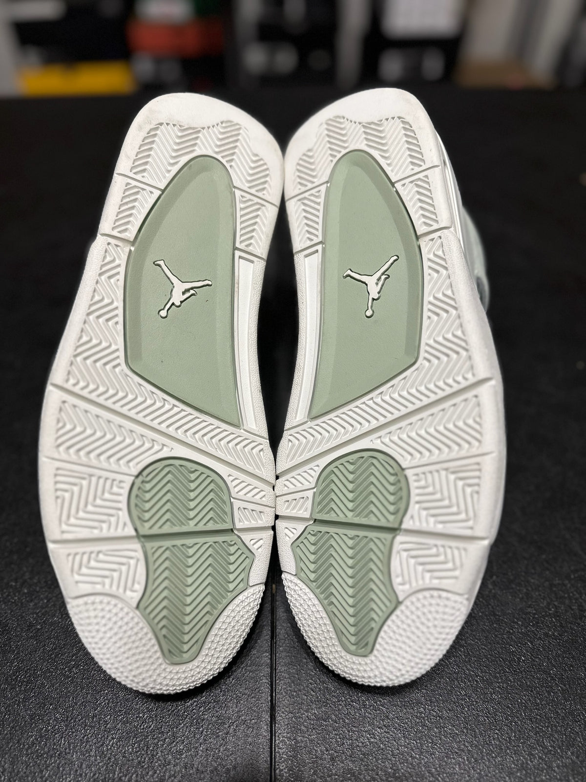 Size 10.5 - (12W) J4 Seafoam Sail DS