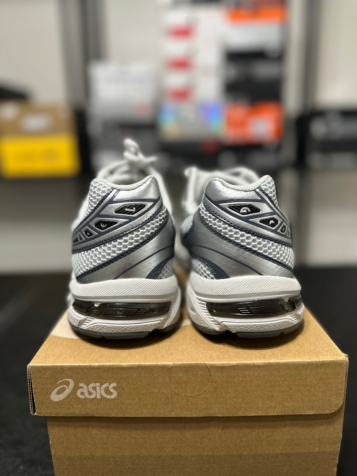 Size 10.5 - asics gel 1130 pure silver