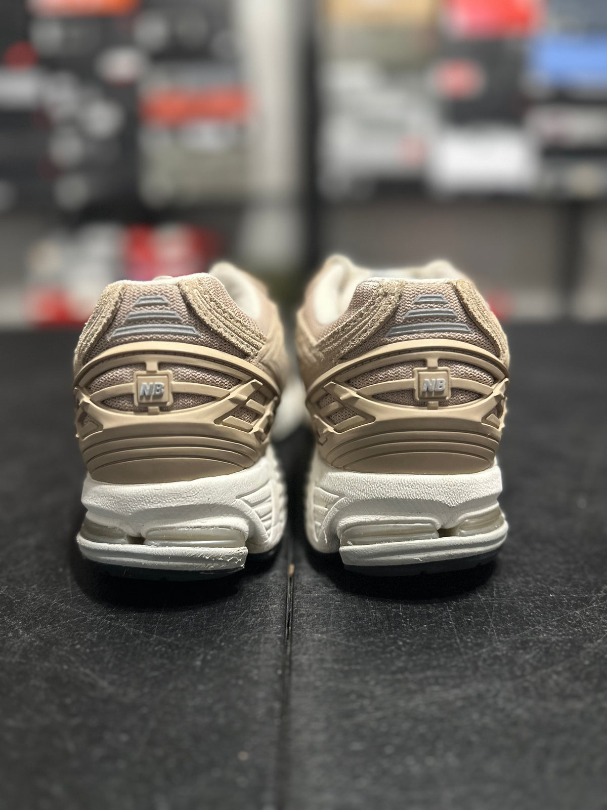 Size 8 - NB 1906r light biege