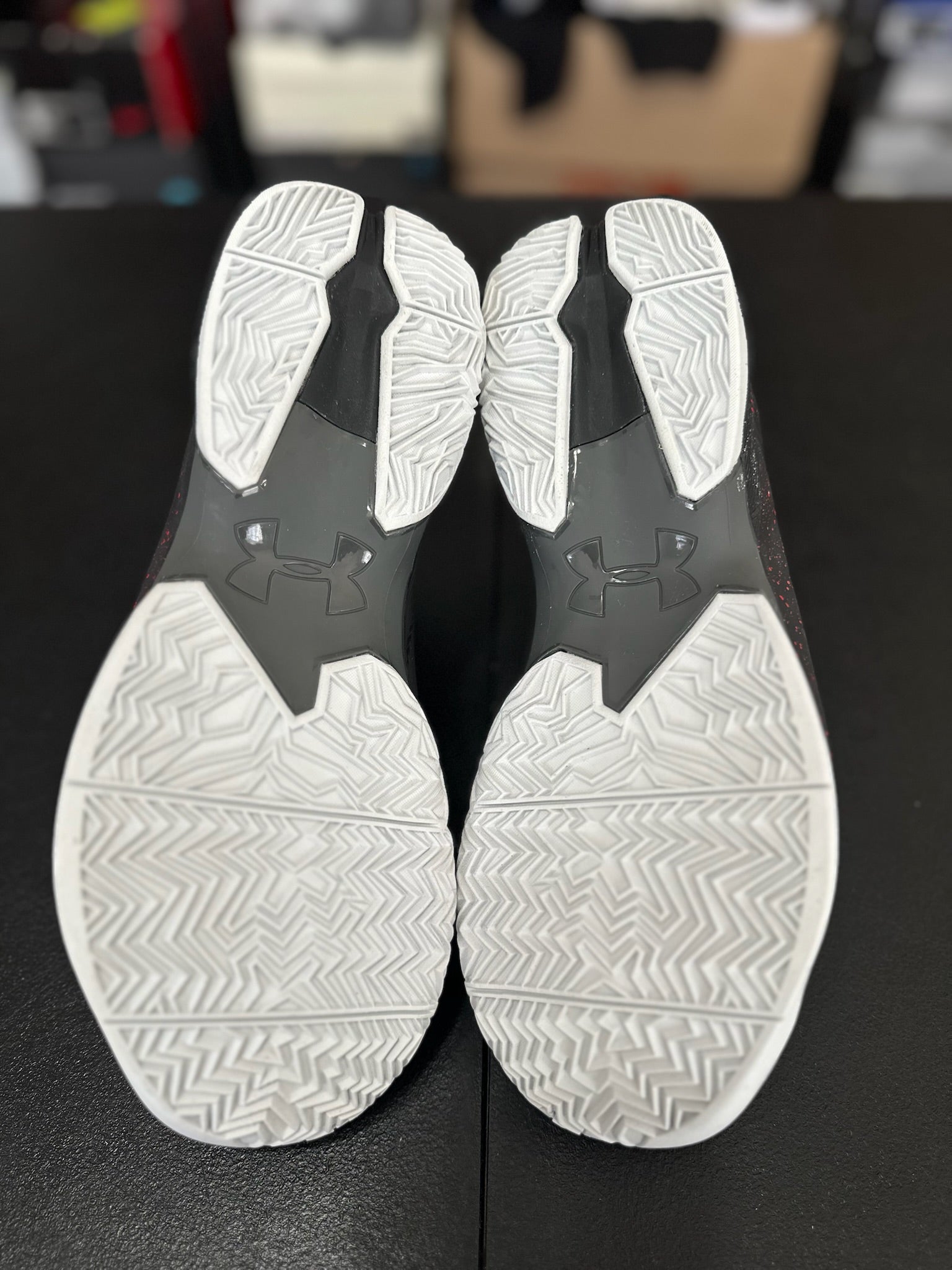 Size 9.5 - Curry 2.5 Black/Red/White DS