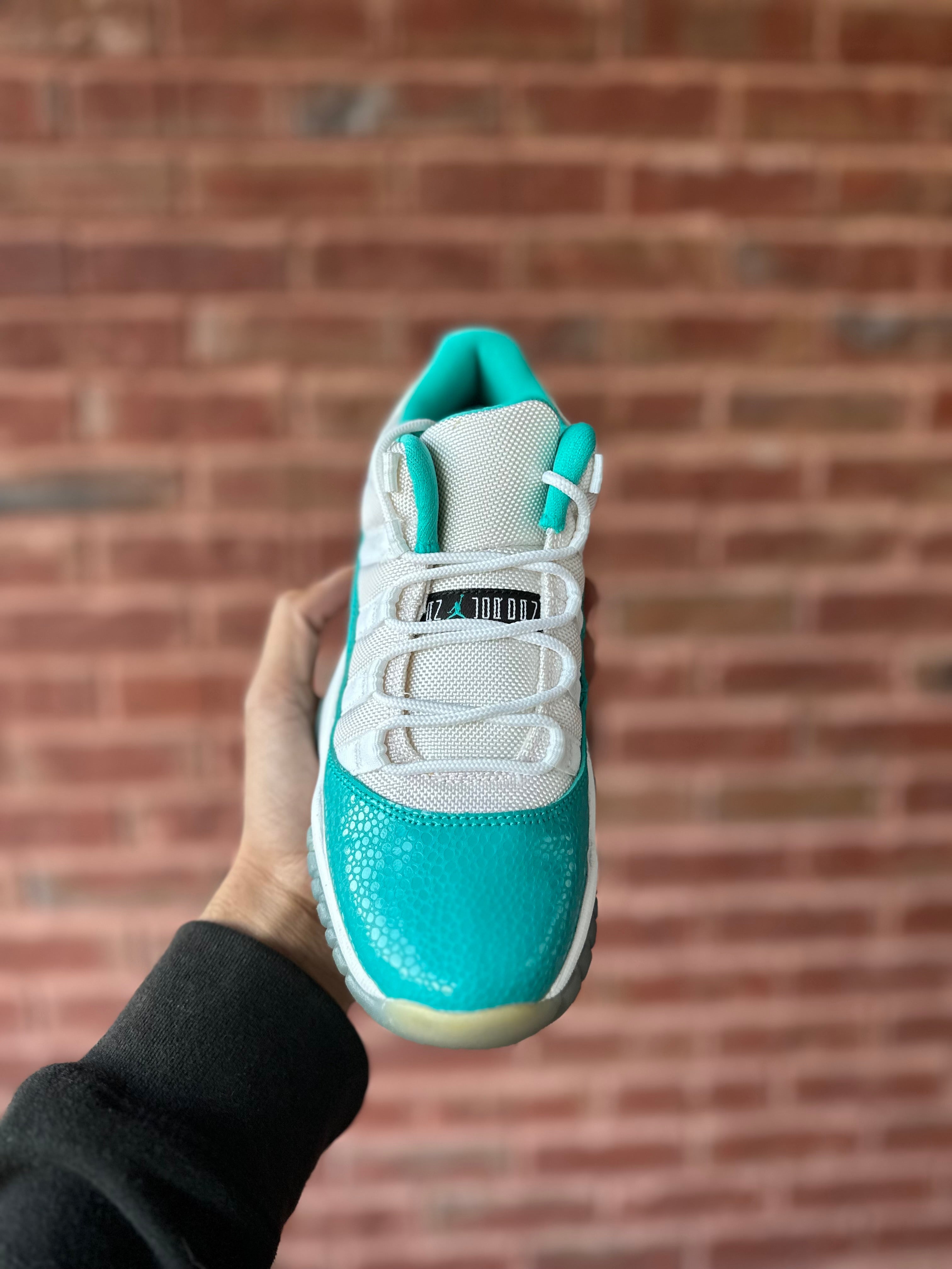 Size 5Y - J11 low aqua safari