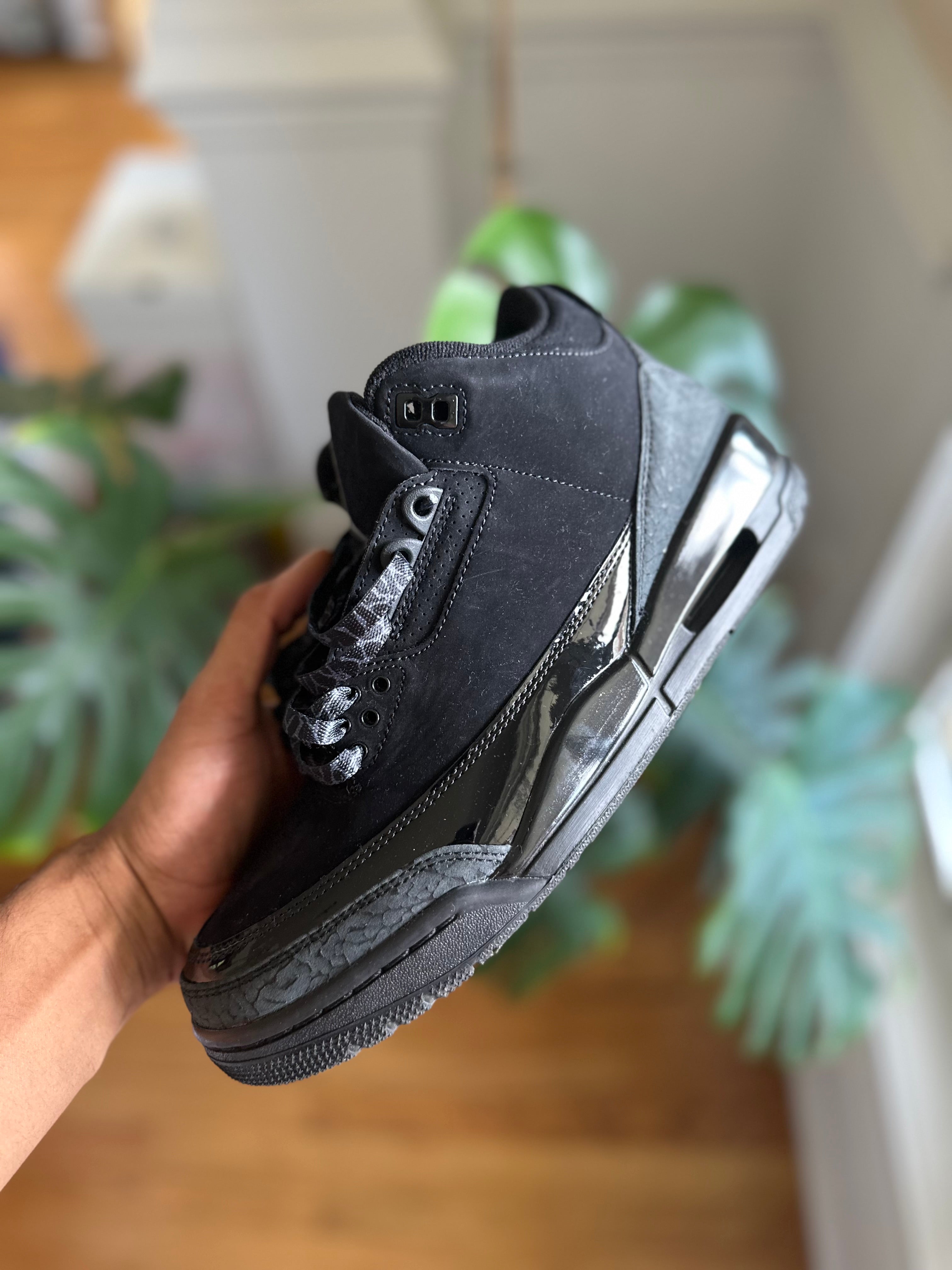 Size 8 - J3 black cat