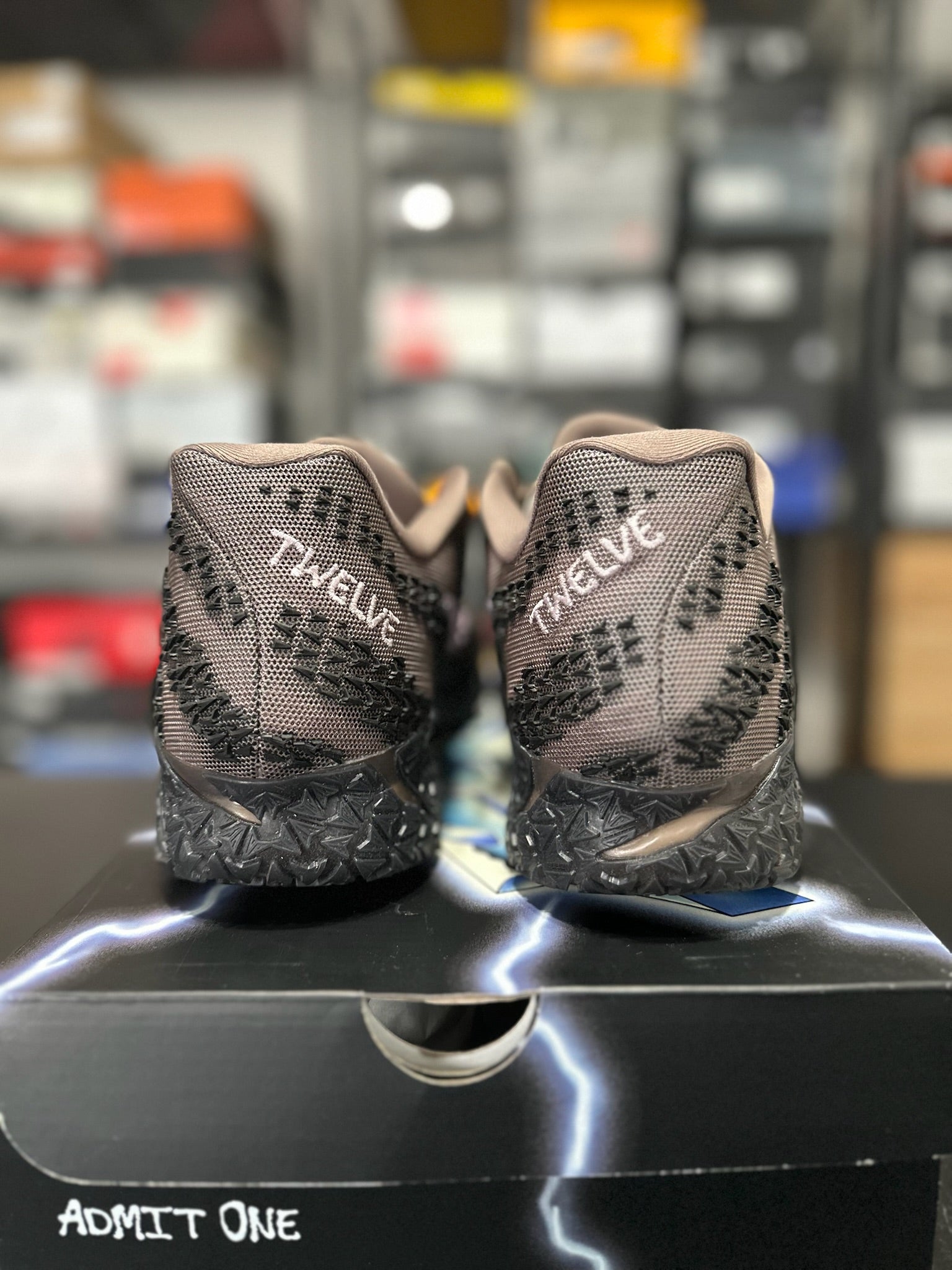 Size 12 - Ja 3 Showstopper