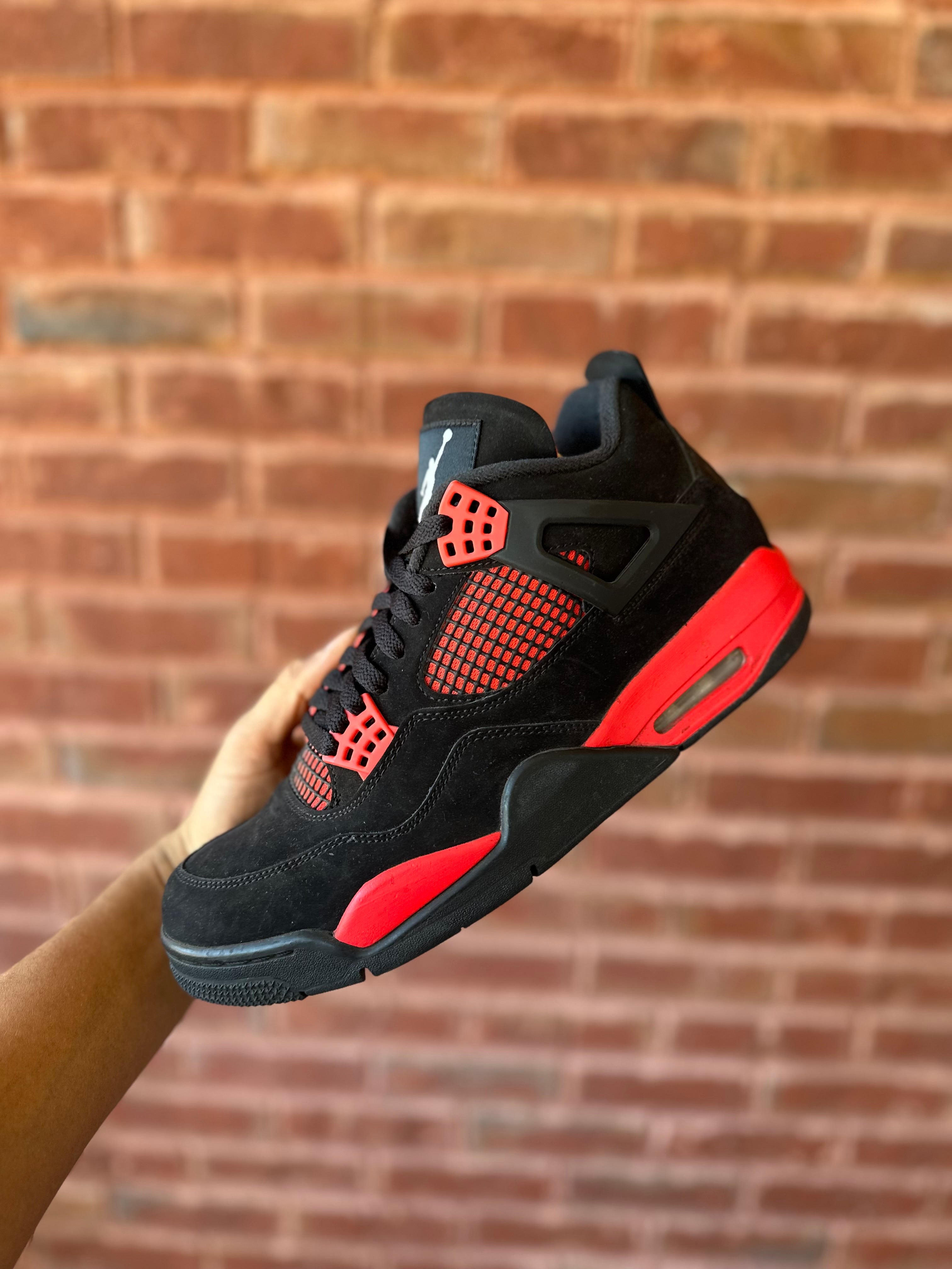 Size 10 - Jordan 4 red thunder