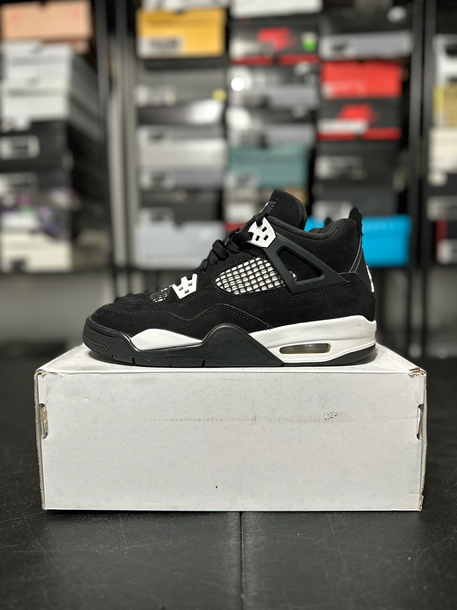 Size 7Y - J4 White Thunder