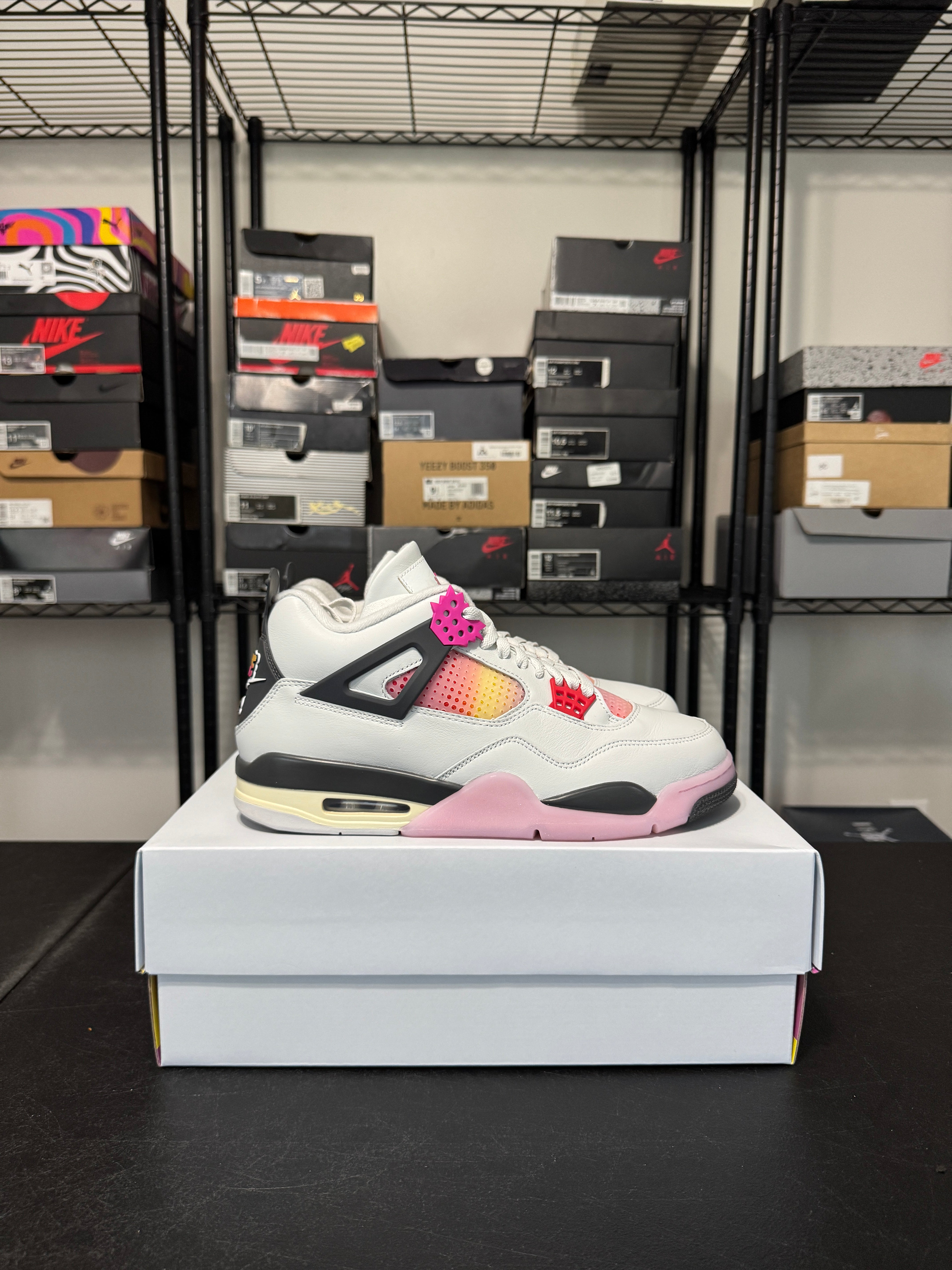 Size 11 - J4 Comic