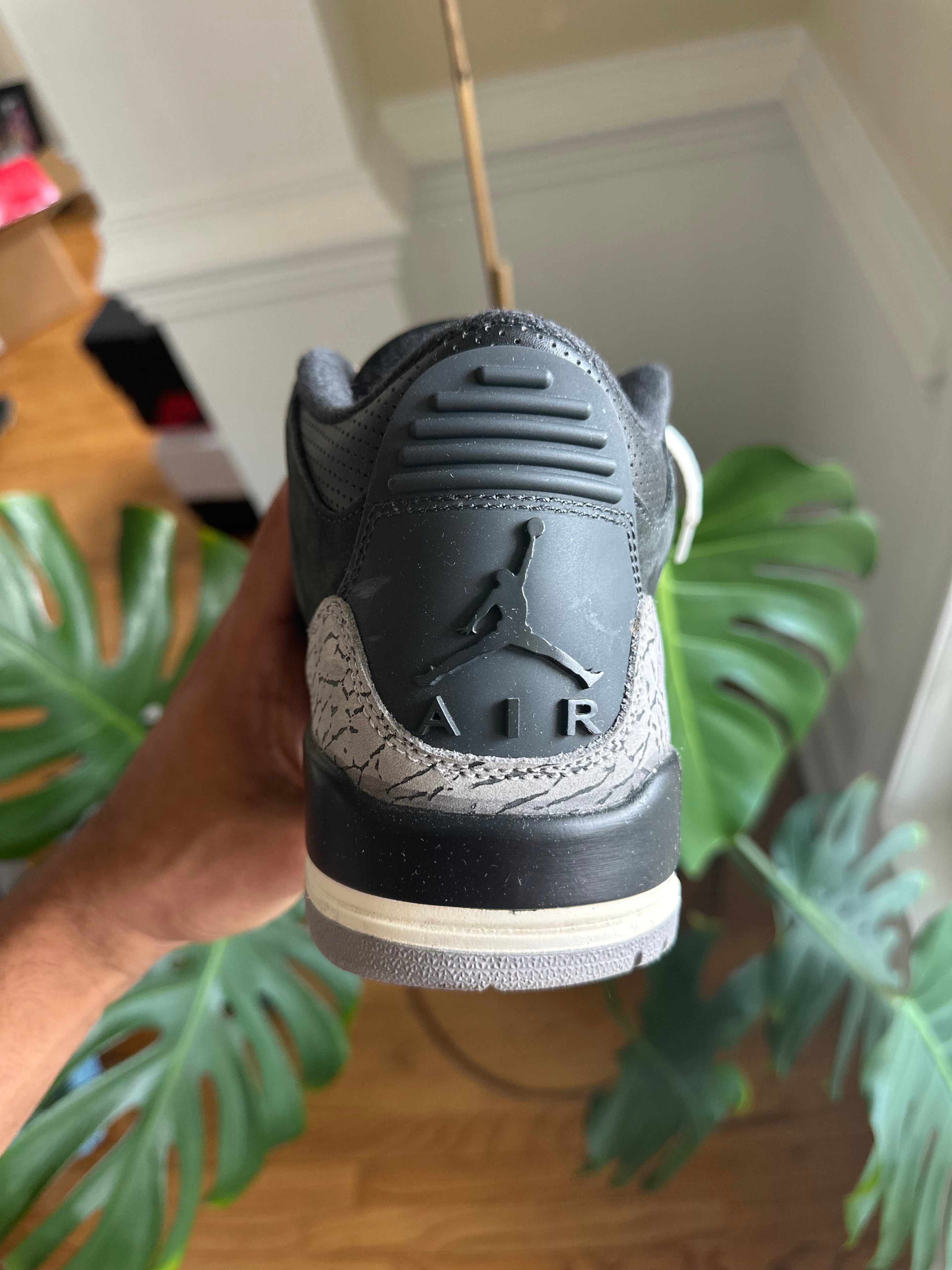 Size 9.5 - (11W) J3 off noir